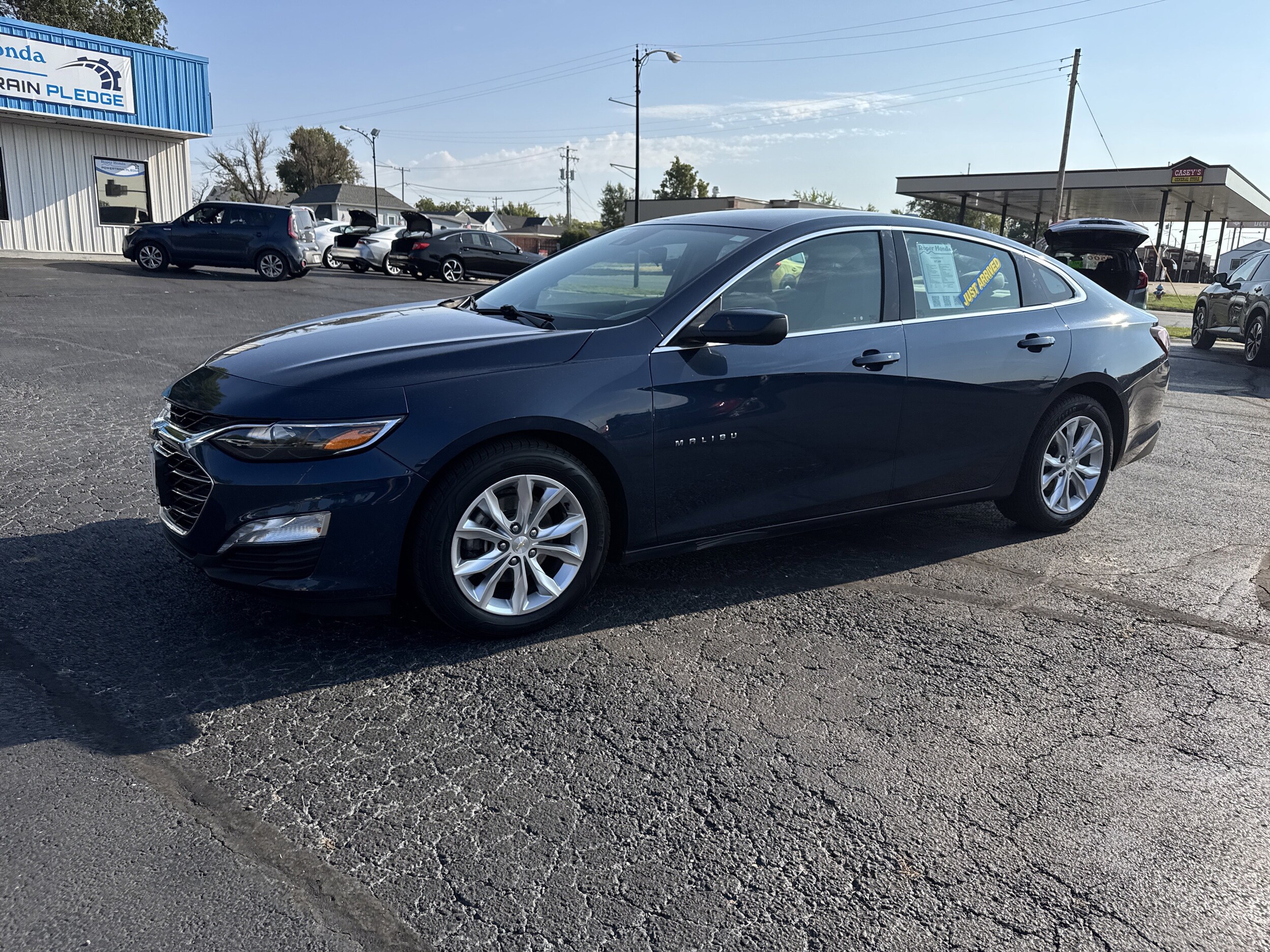 2021 Chevrolet Malibu 1LT photo 2