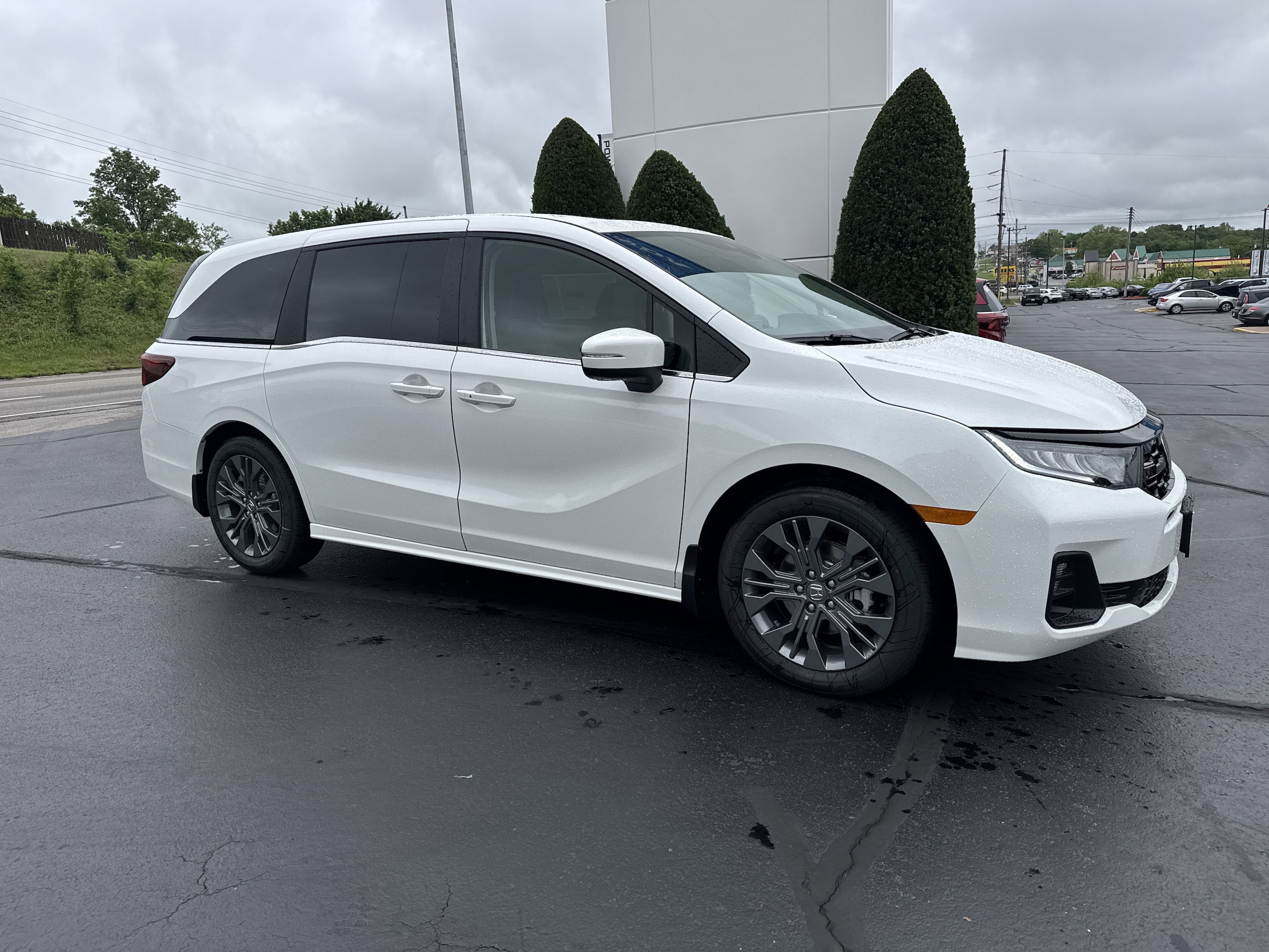 2026 Honda Odyssey Touring's photo