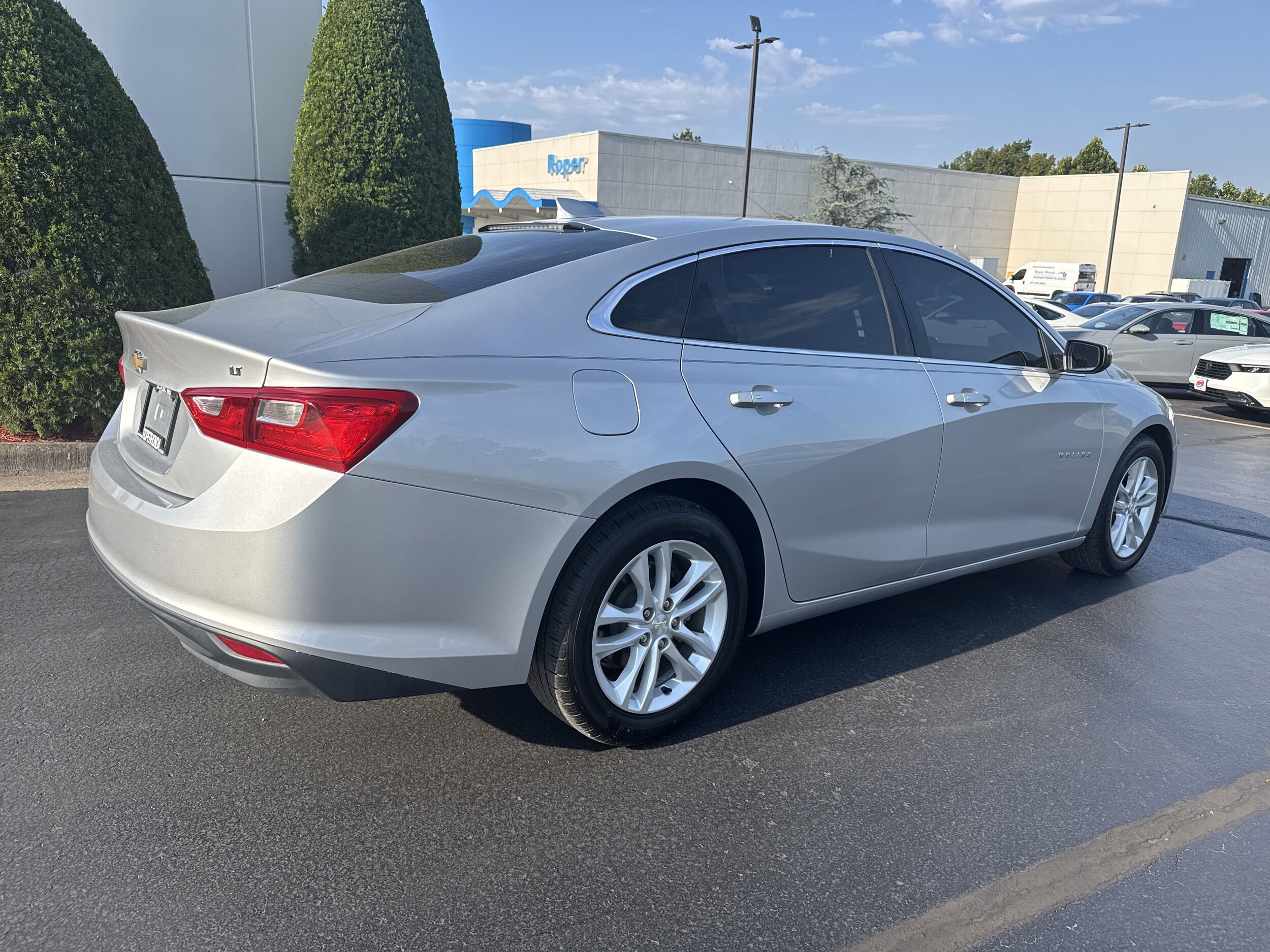 2017 Chevrolet Malibu 1LT photo 4