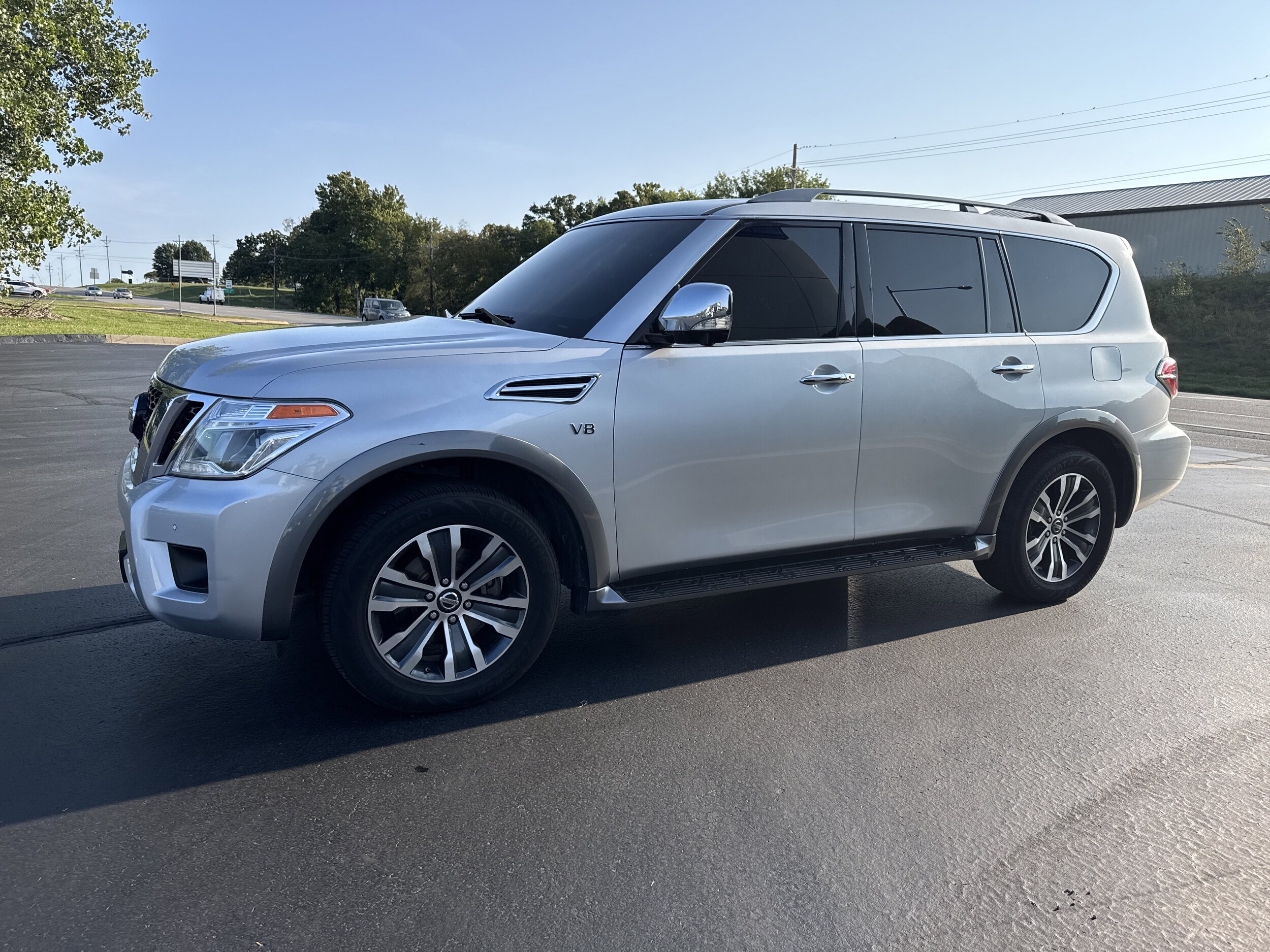 2018 Nissan Armada SL photo 2