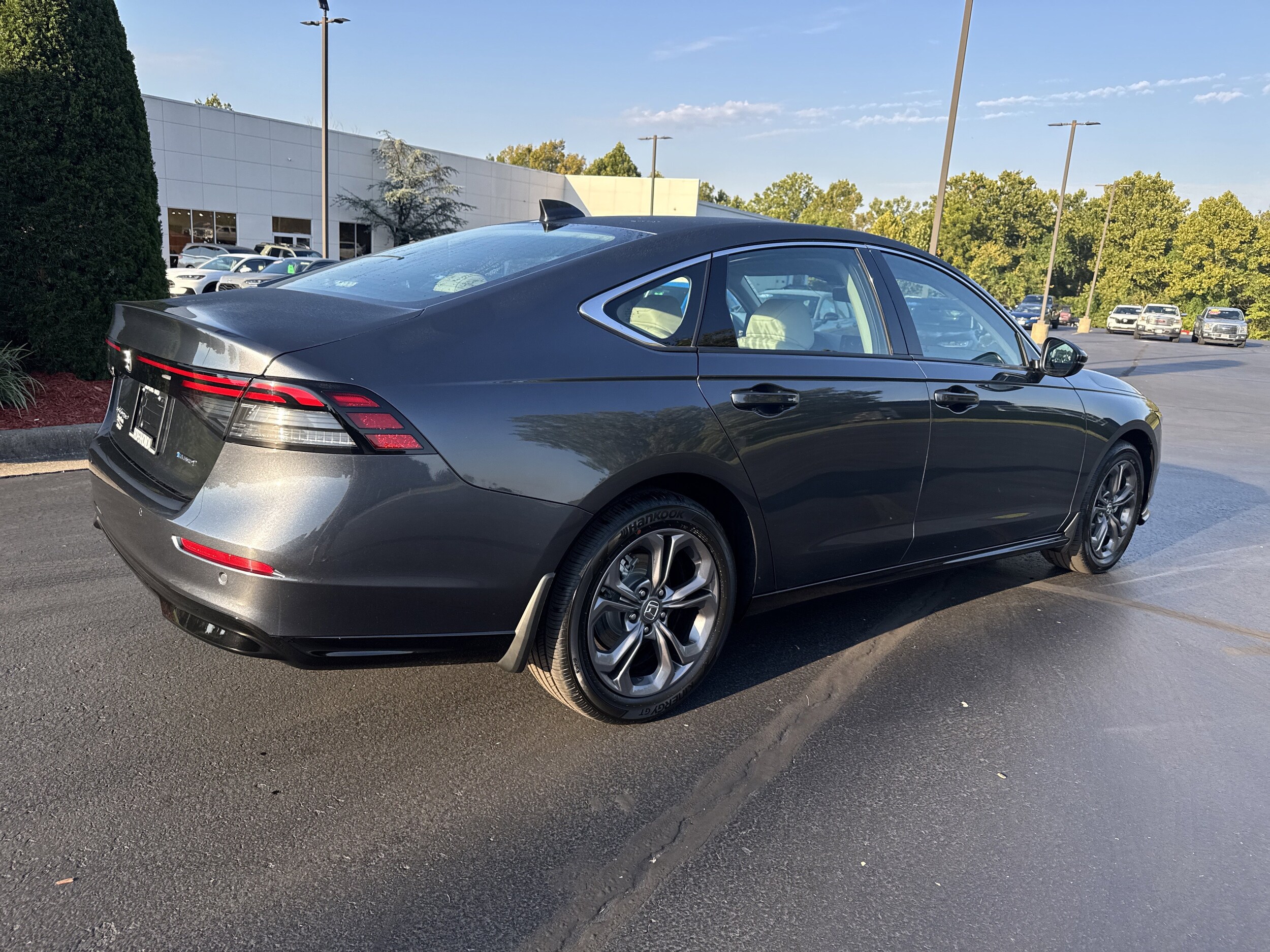 2025 Honda Accord Hybrid EX-L photo 4