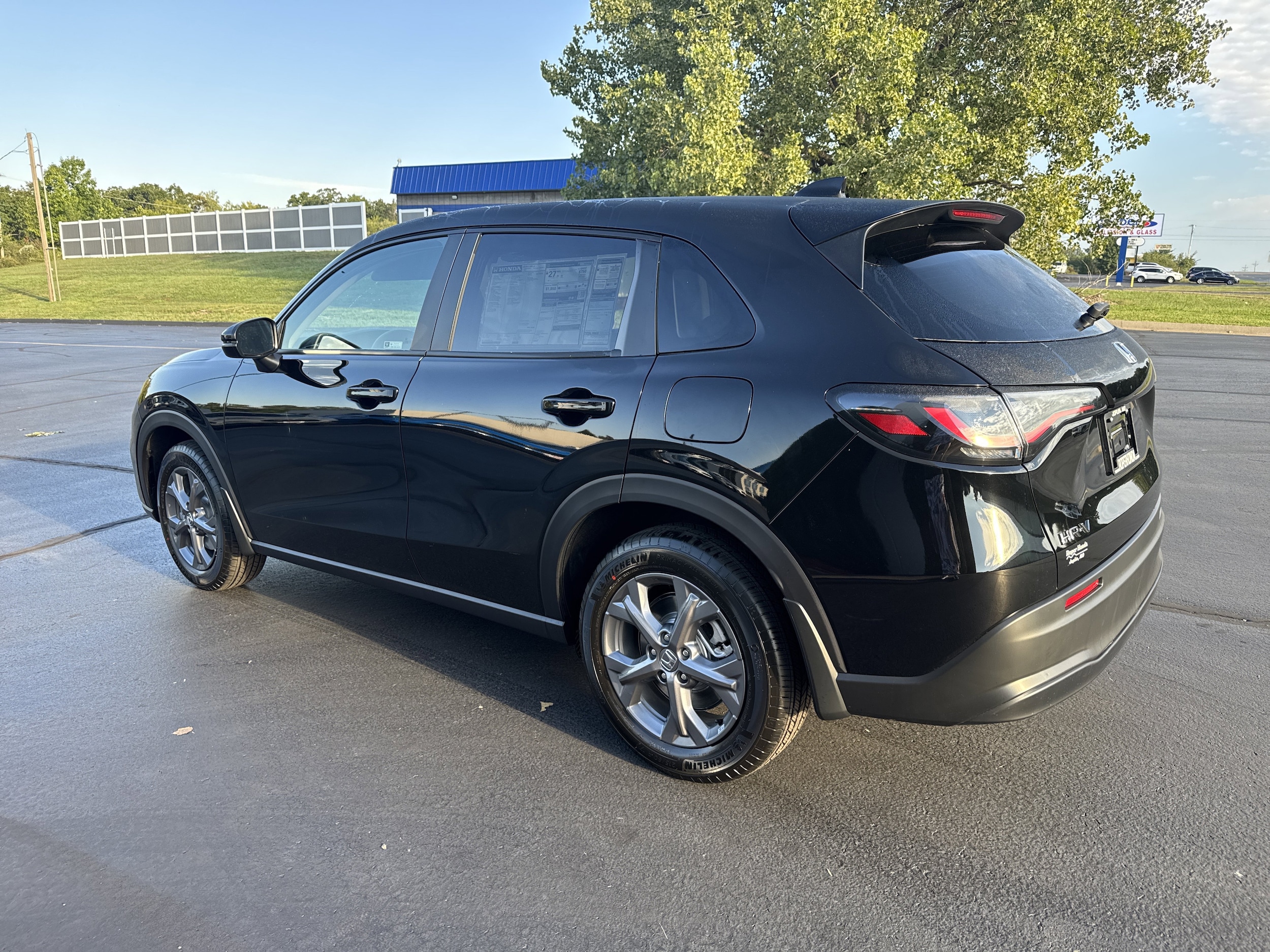 2026 Honda HR-V LX photo 3