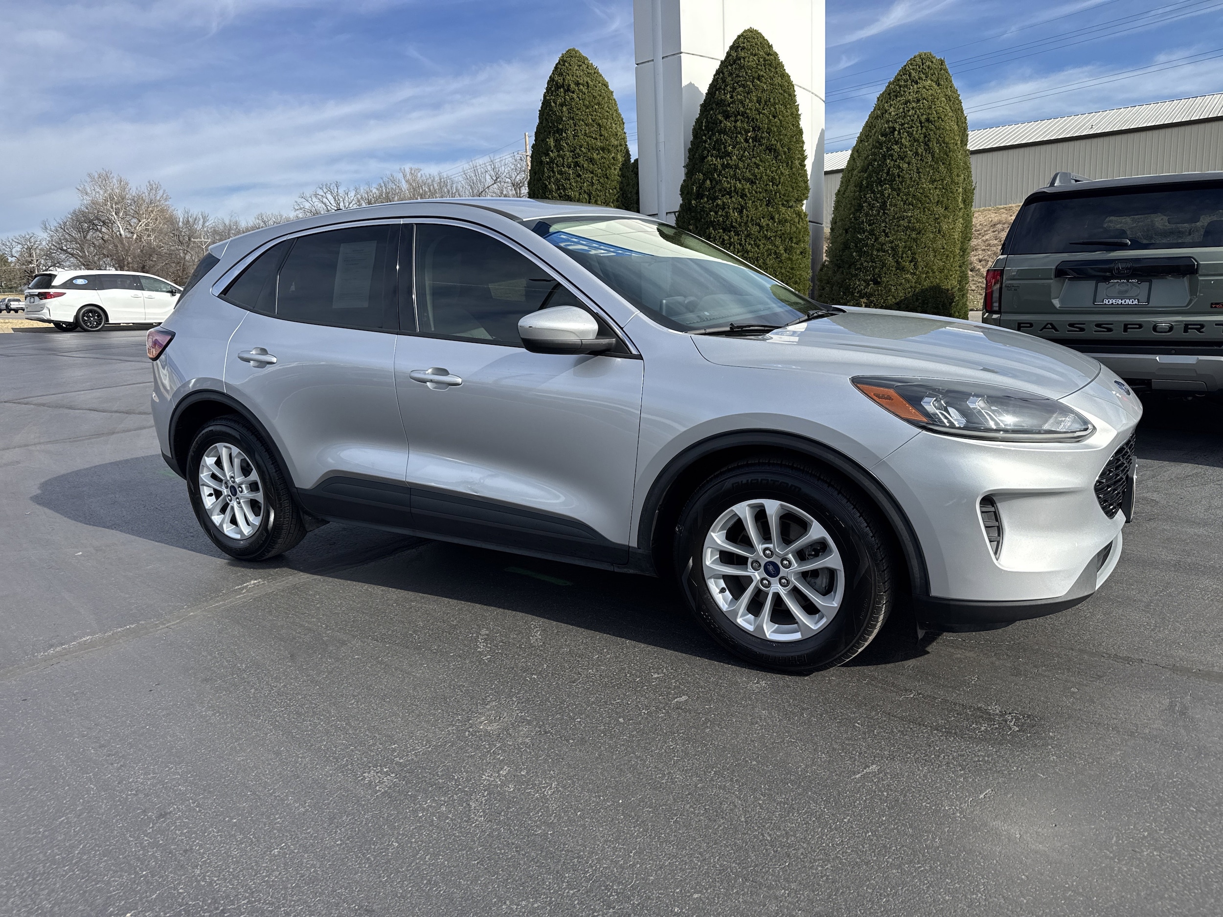 2019 Ford Escape Titanium's photo