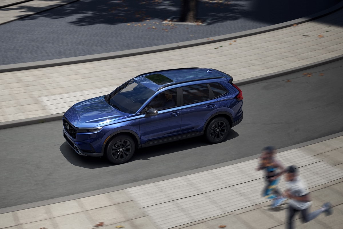 32%202026%20Honda%20CR-V%20Sport%20Touring%20Hybrid%20(1).jpg