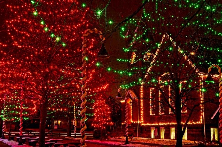 32 Towns With the Best Christmas Light Displays in the Country