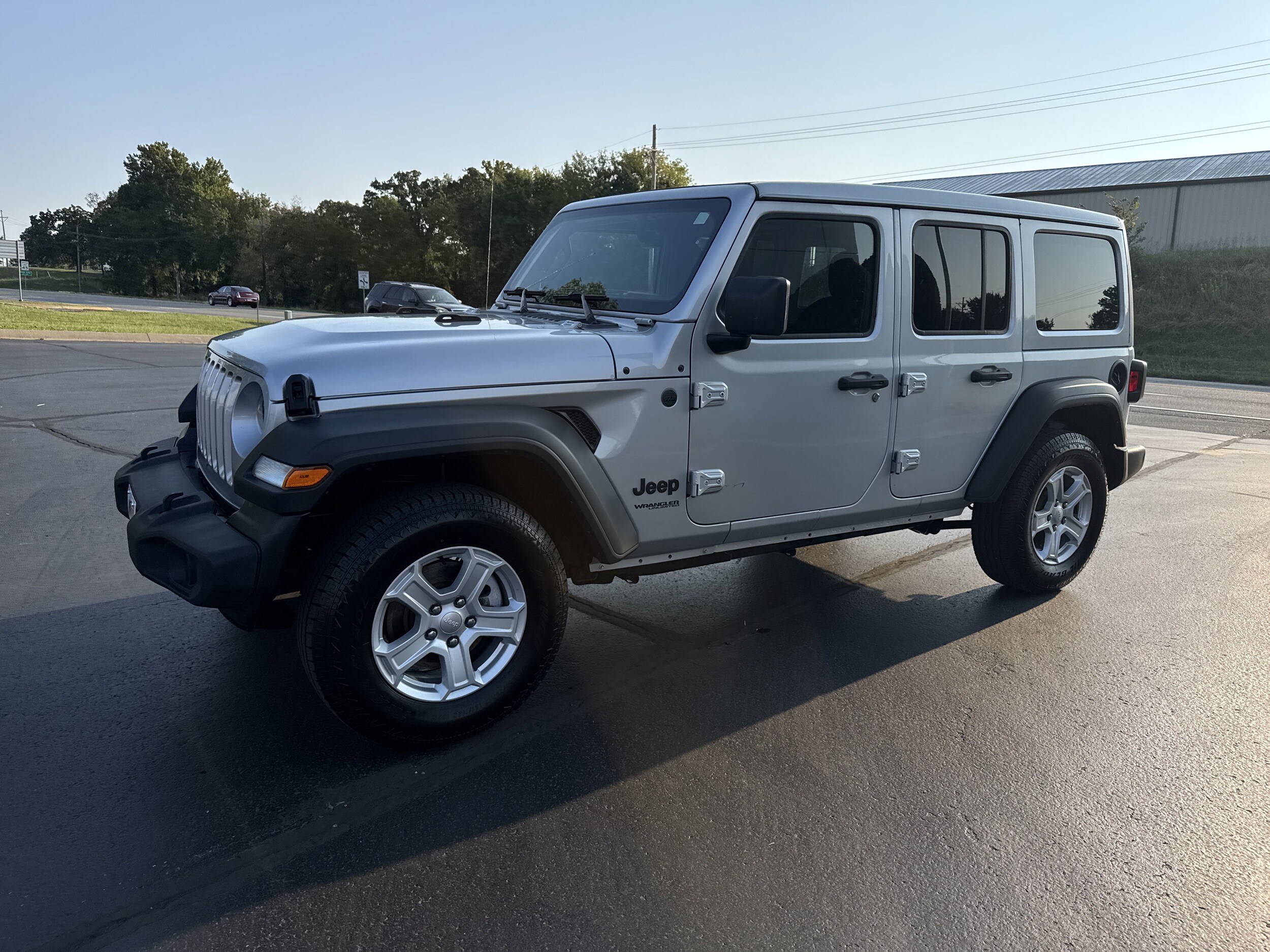 2022 Jeep Wrangler Unlimited Sport photo 2