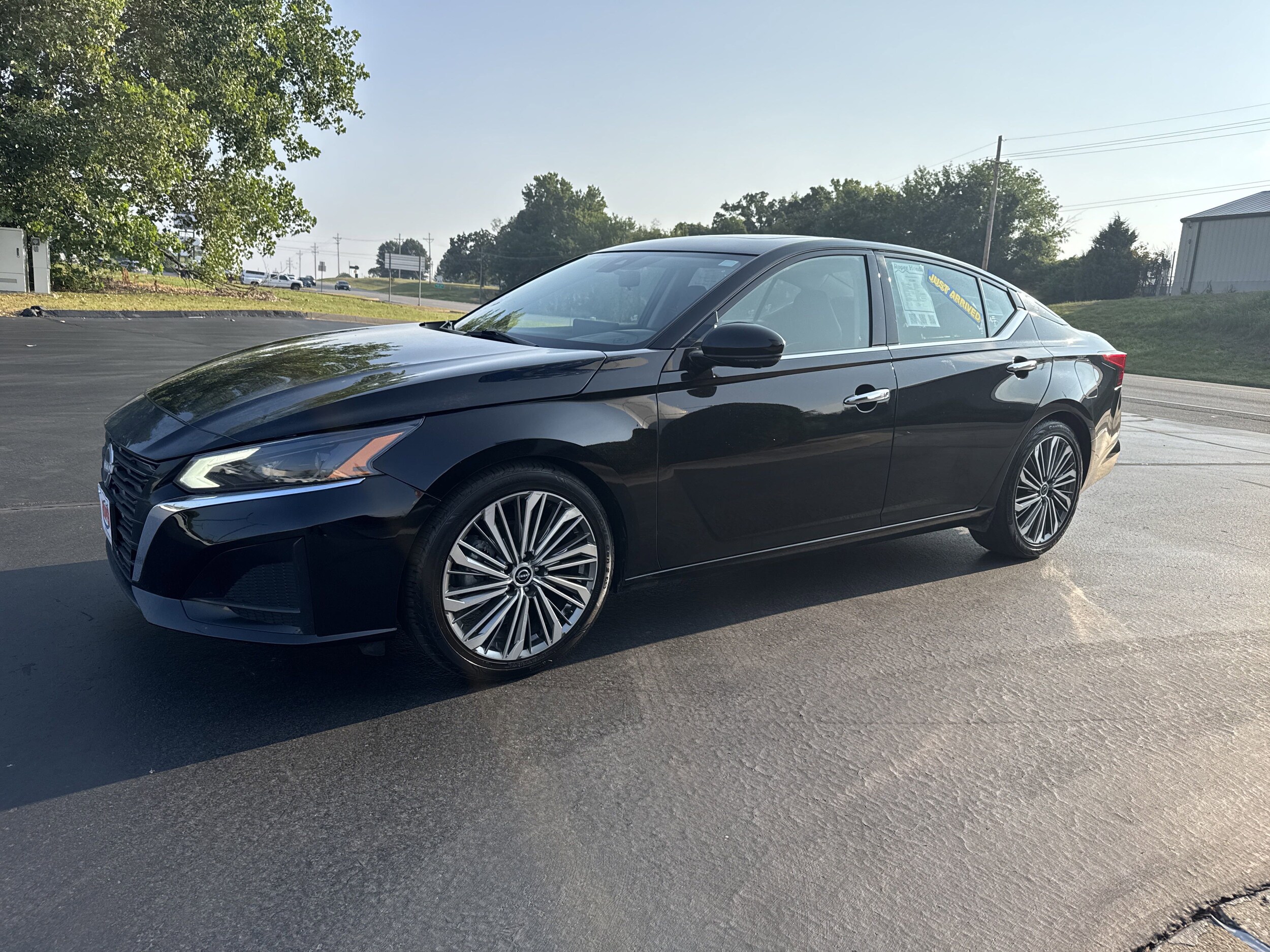 2023 Nissan Altima 2.5 SL photo 2