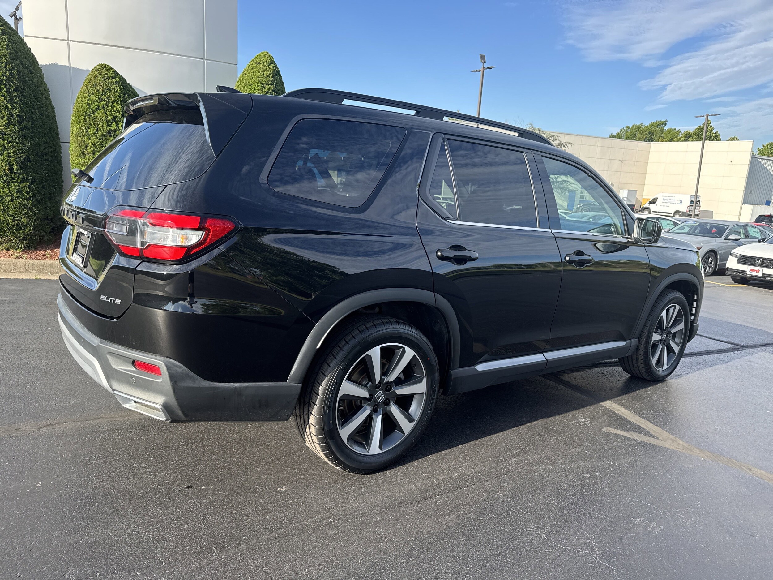 2023 Honda Pilot Elite photo 4