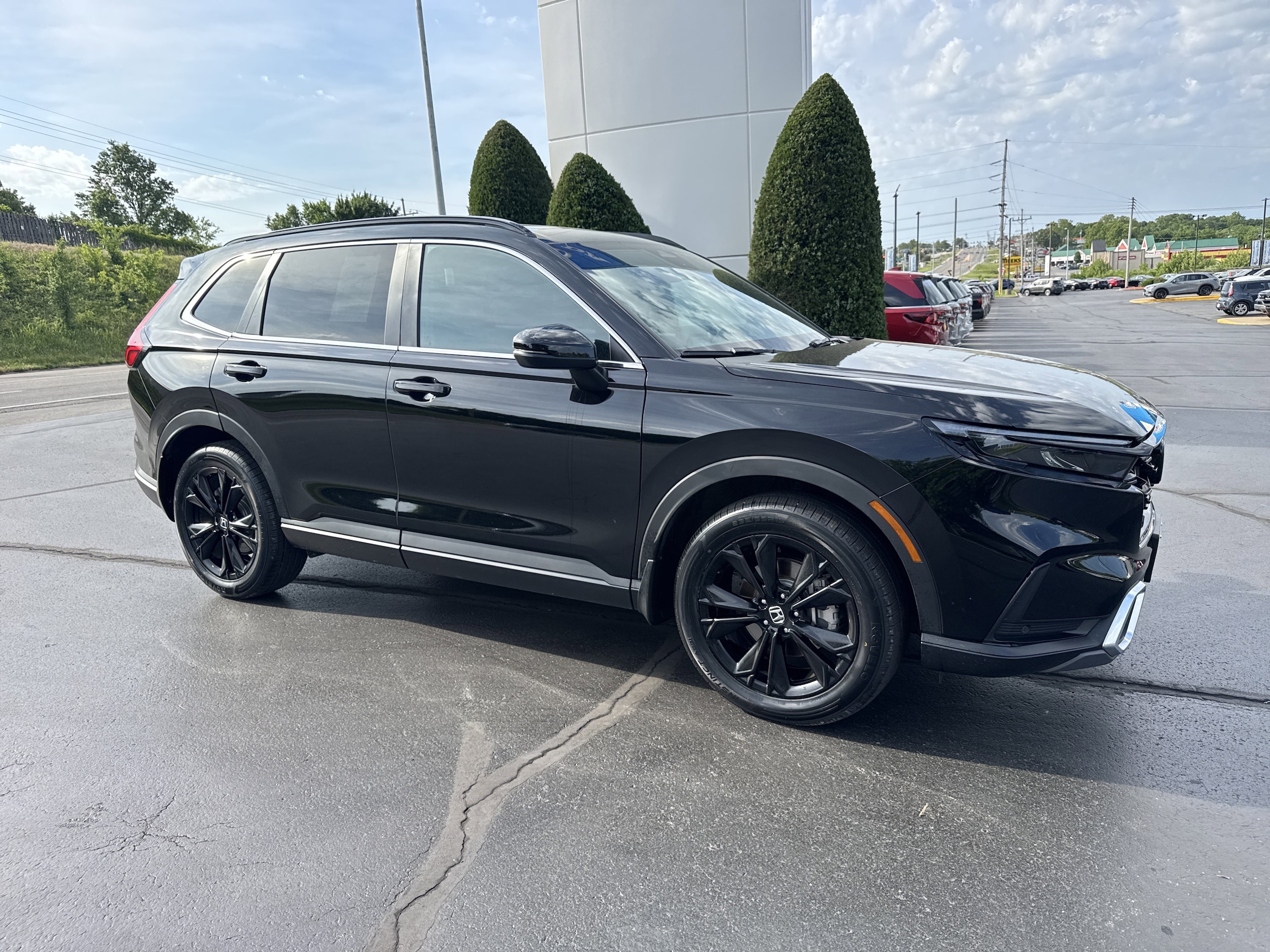 2023 Honda CR-V Hybrid Sport Touring AWD's photo