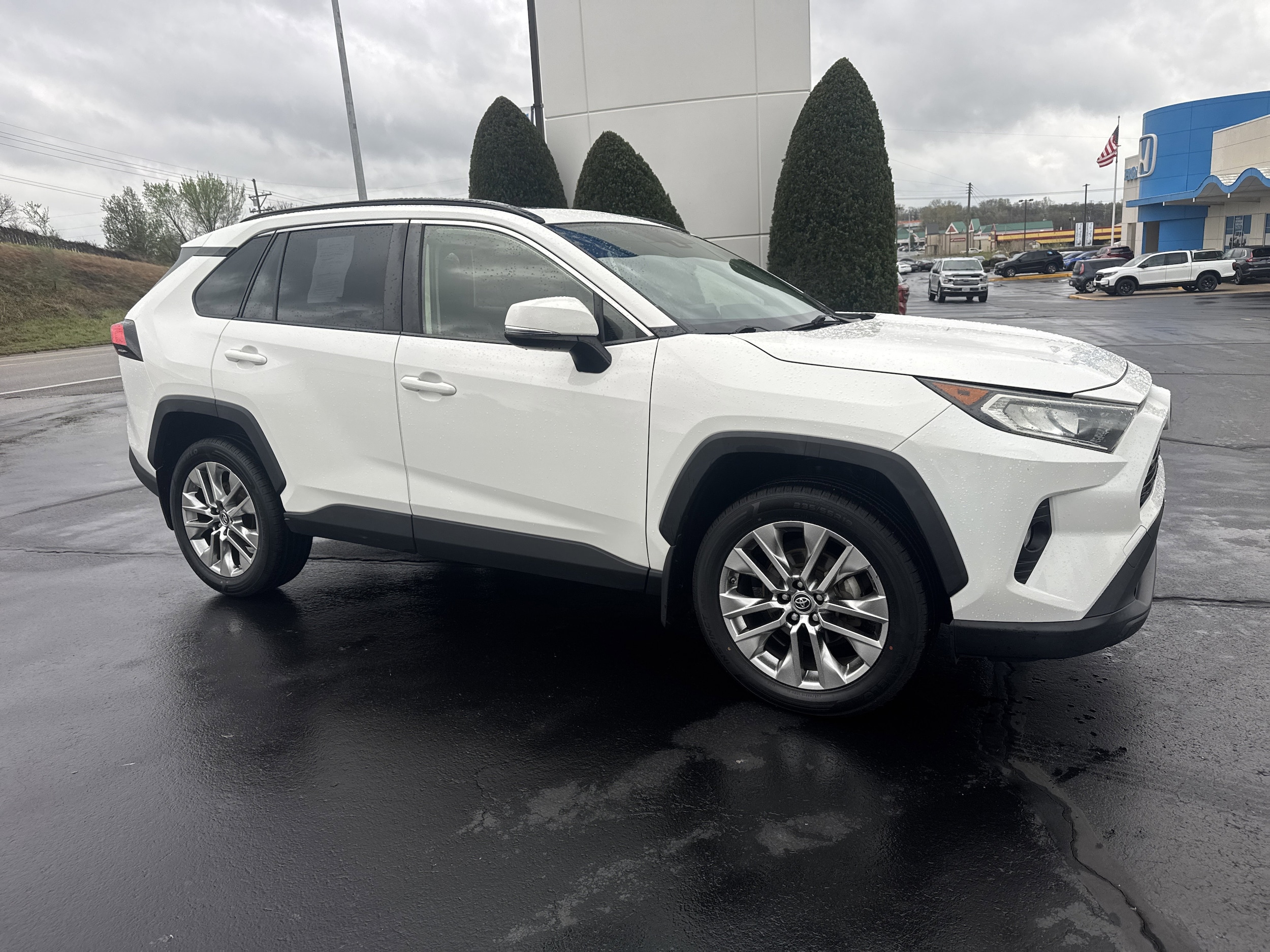 2019 Toyota RAV4 XLE Premium