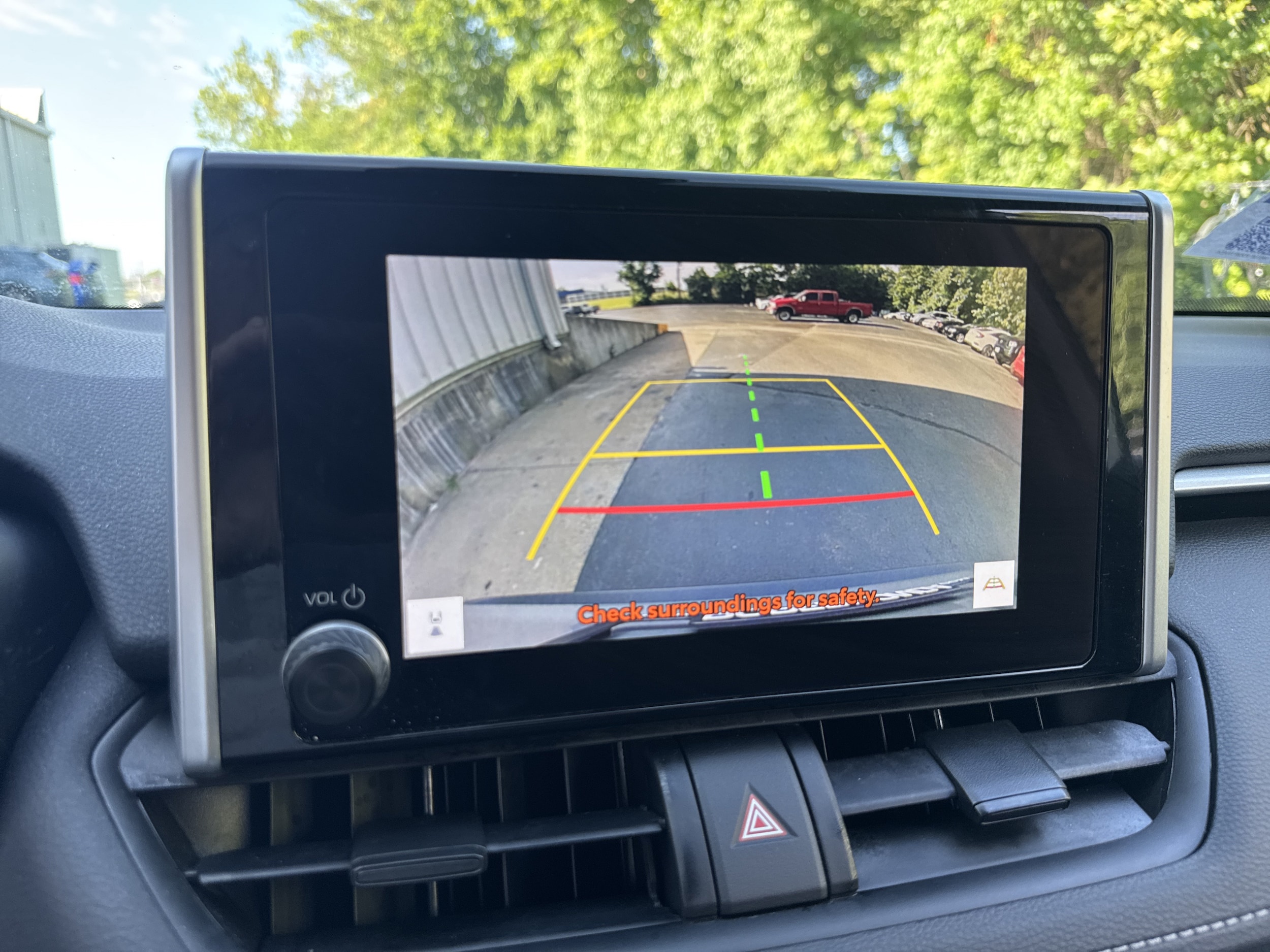 2024 Toyota RAV4 LE - Photo 15