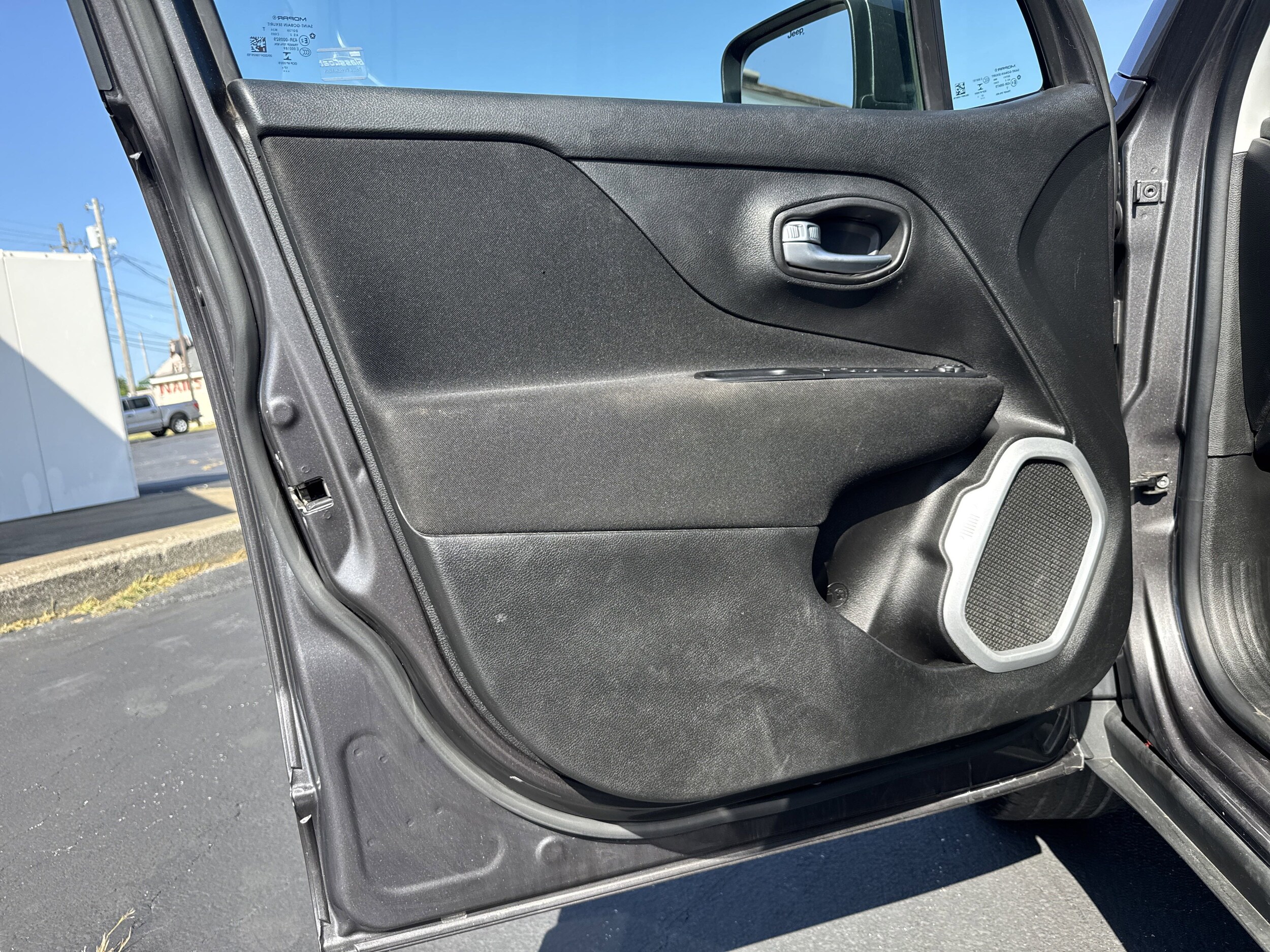 2018 Jeep Renegade Latitude North Edition photo 3