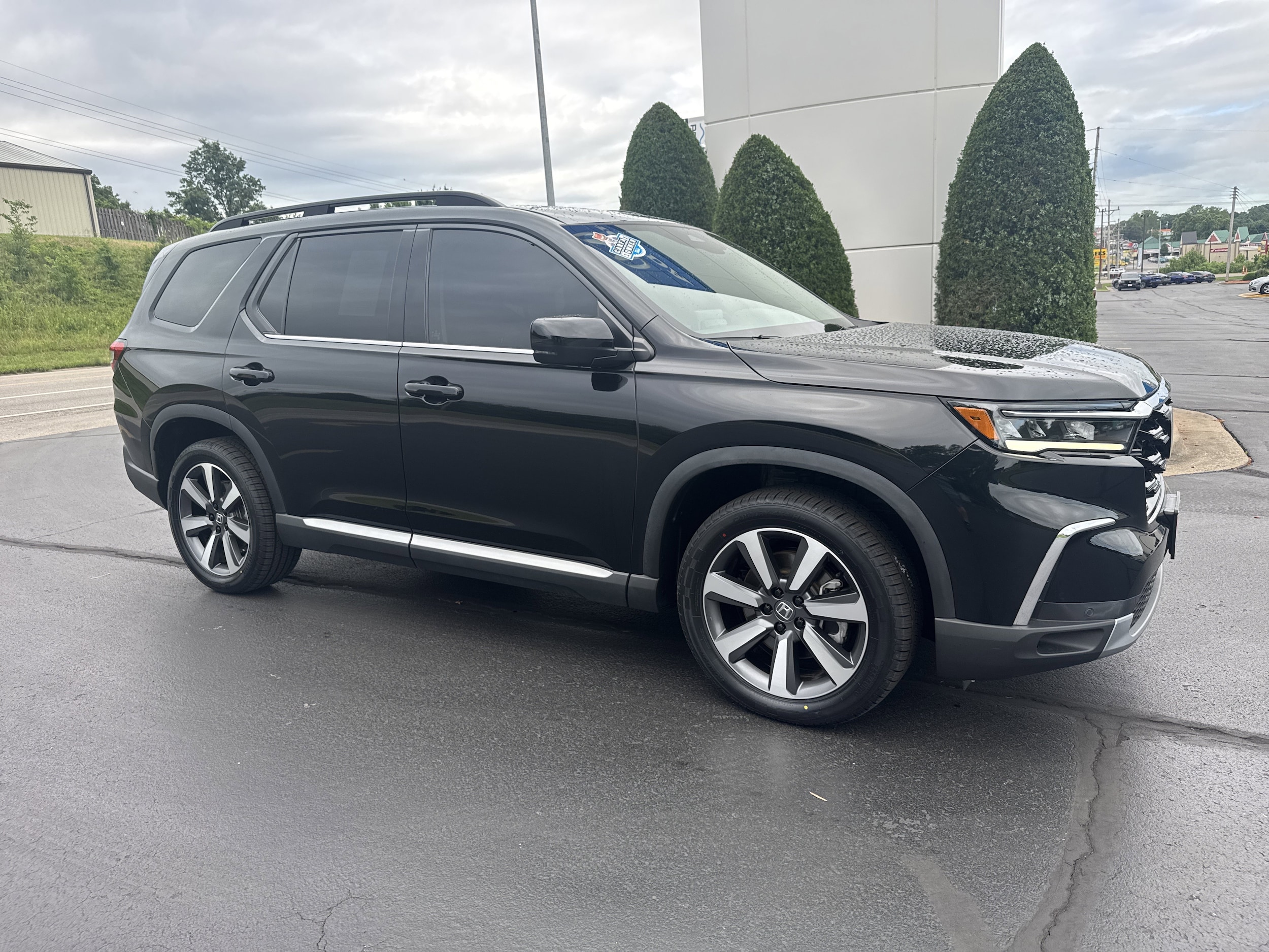 2024 Honda Pilot Touring AWD's photo