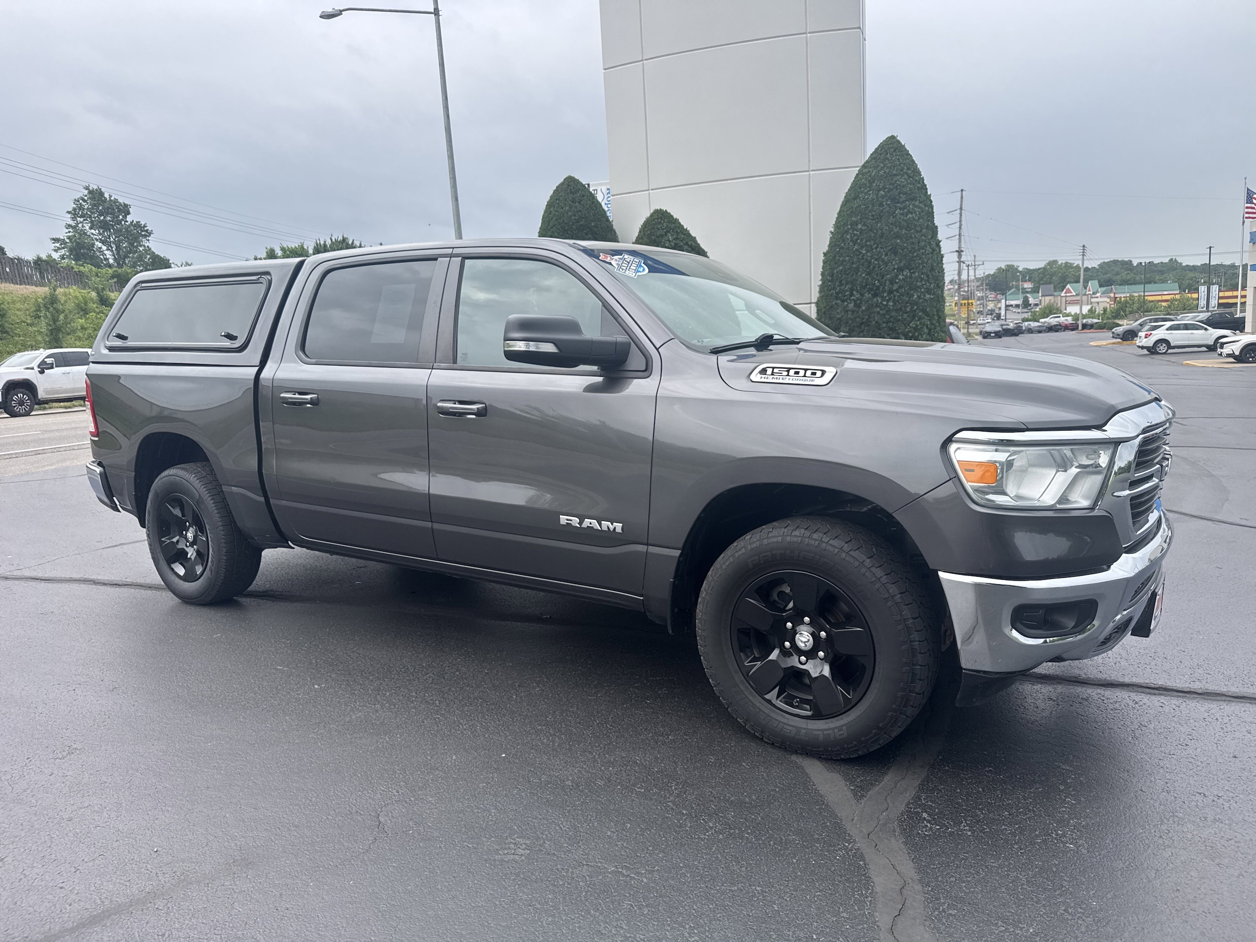 2021 RAM 1500 Big Horn/Lone Star 4x4 Crew Cab 5'7's photo