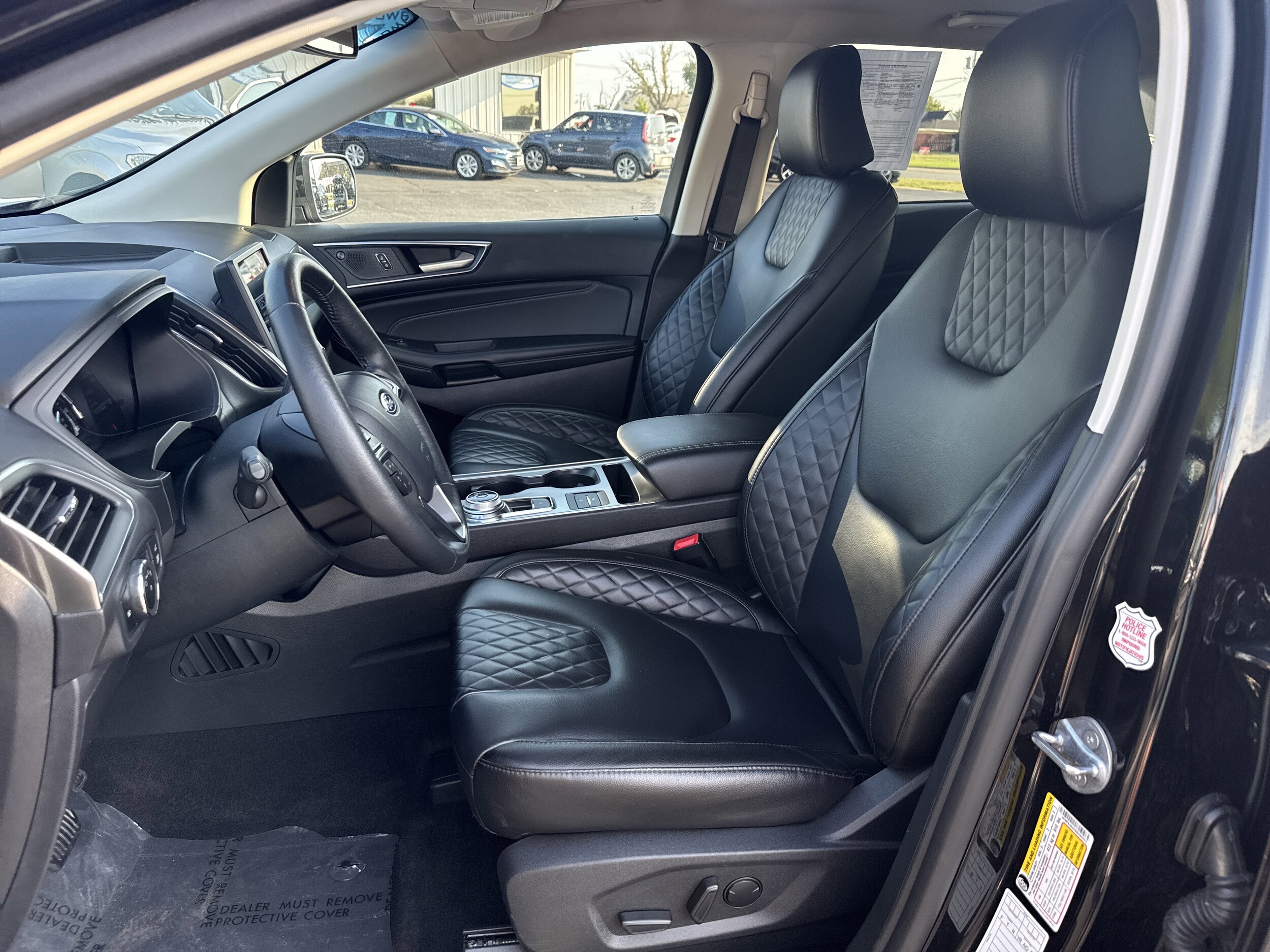 2024 Ford Edge Titanium photo 2