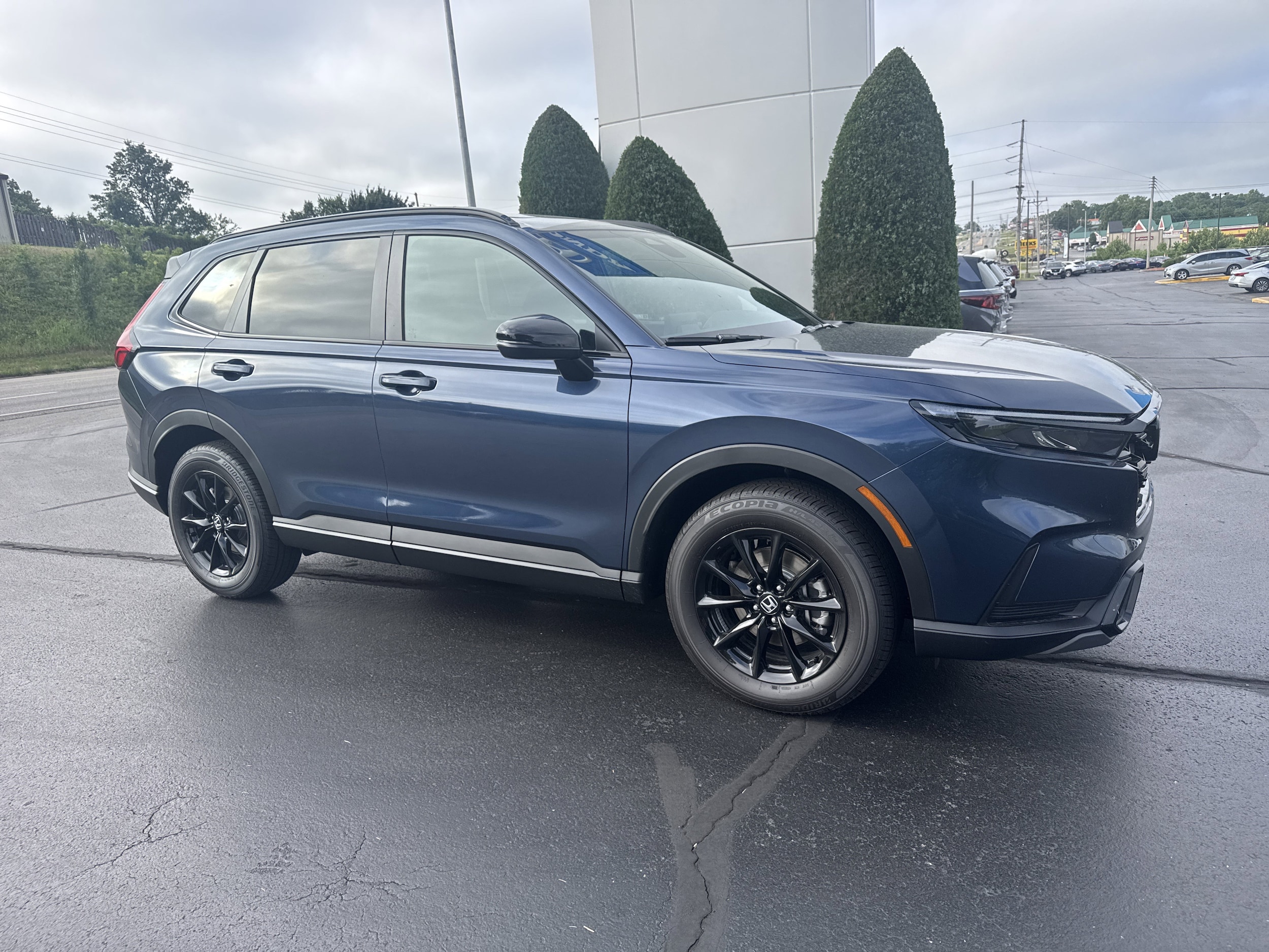2026 Honda CR-V Hybrid Sport AWD's photo