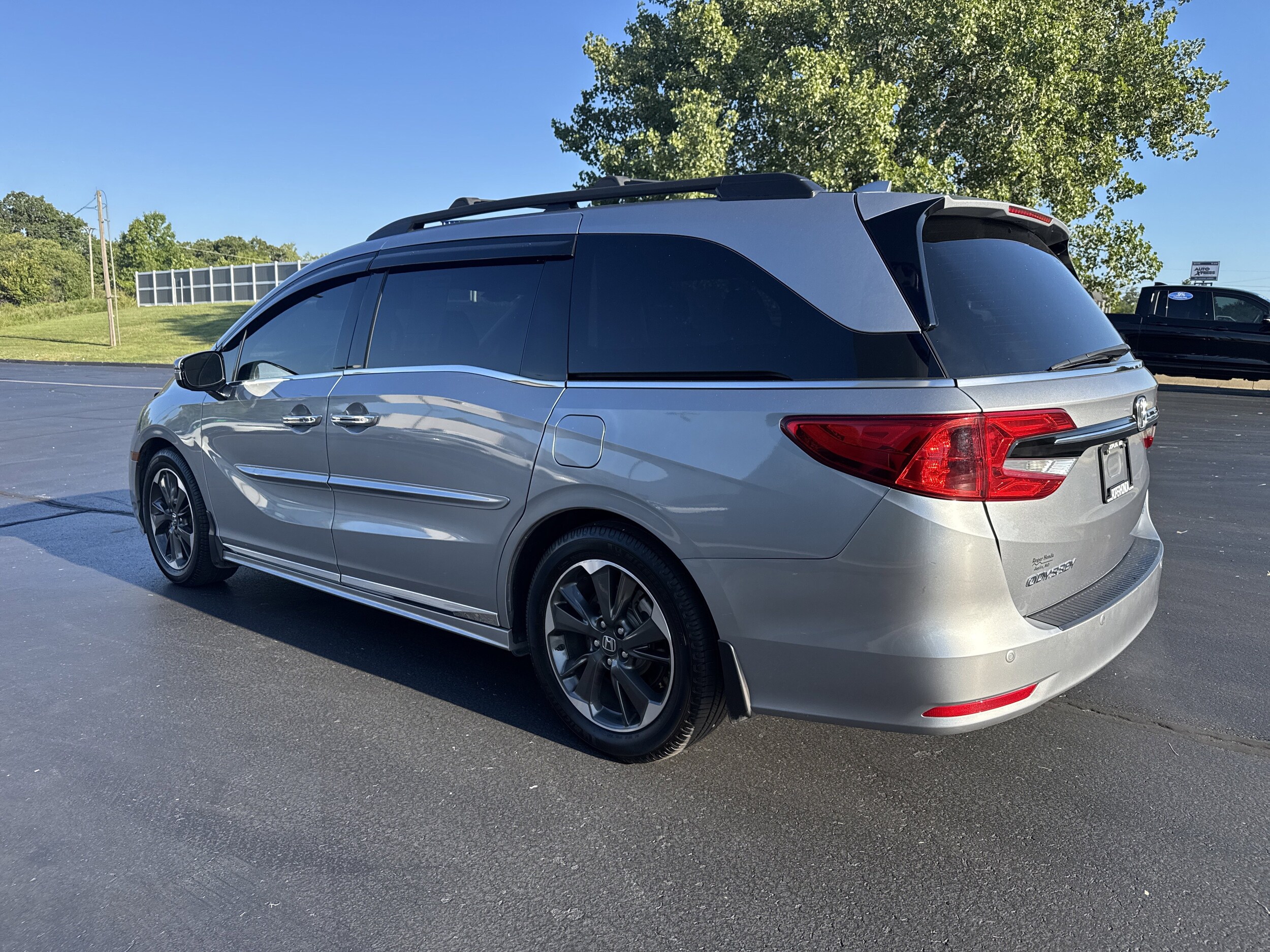 2023 Honda Odyssey Elite photo 3