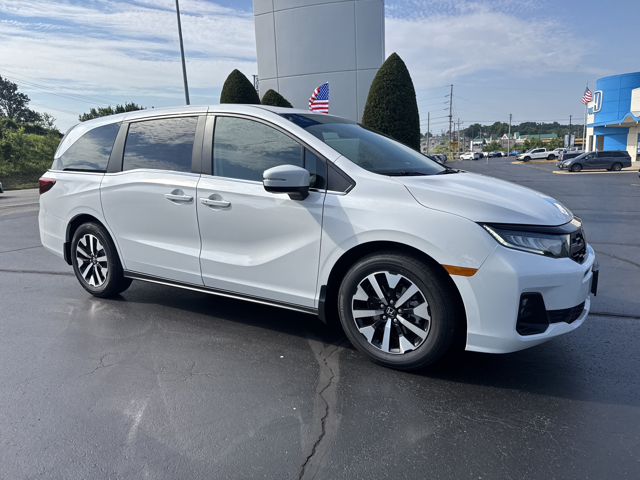 2026 Honda Odyssey EX-L's photo