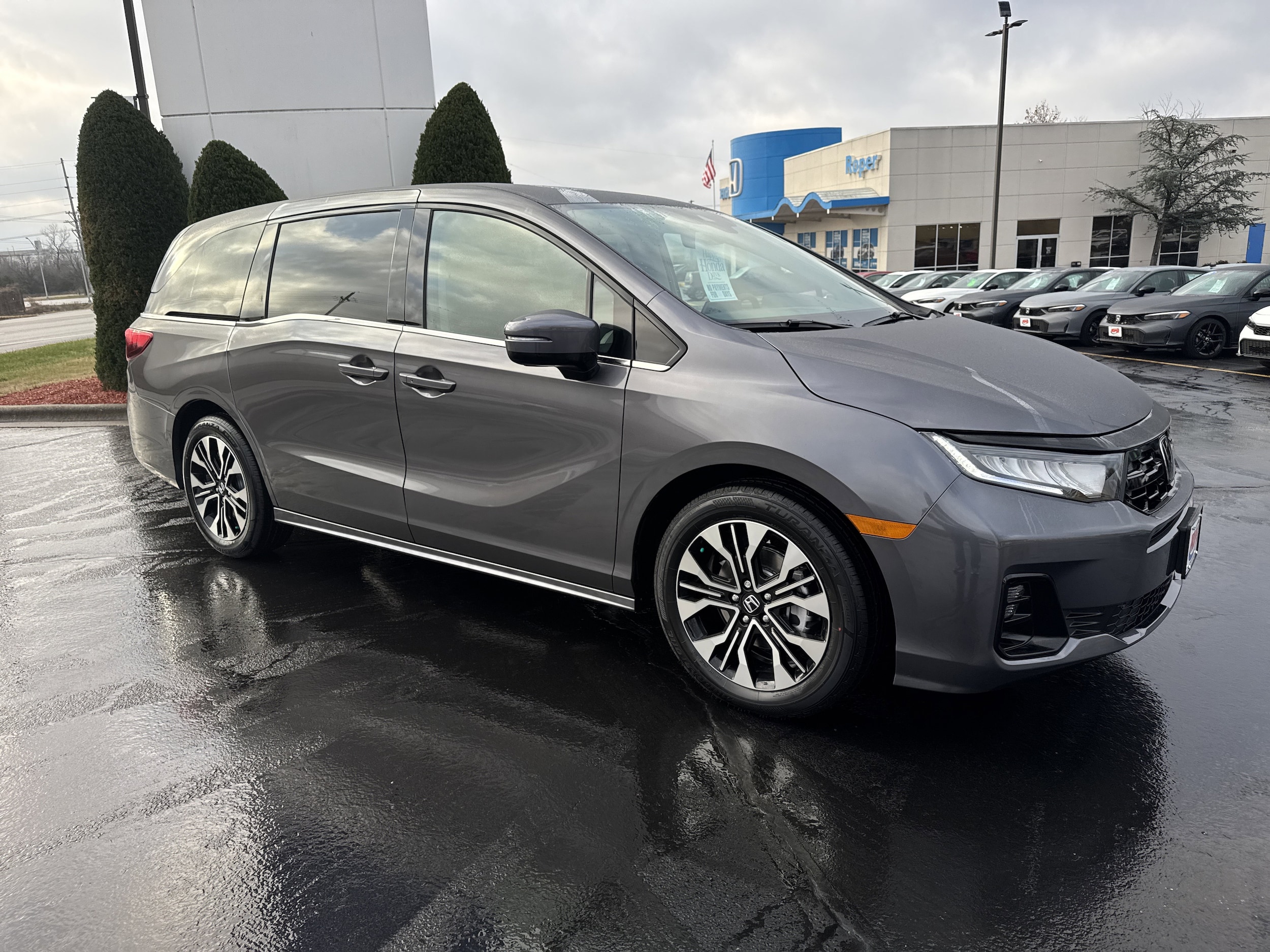 2026 Honda Odyssey Elite's photo