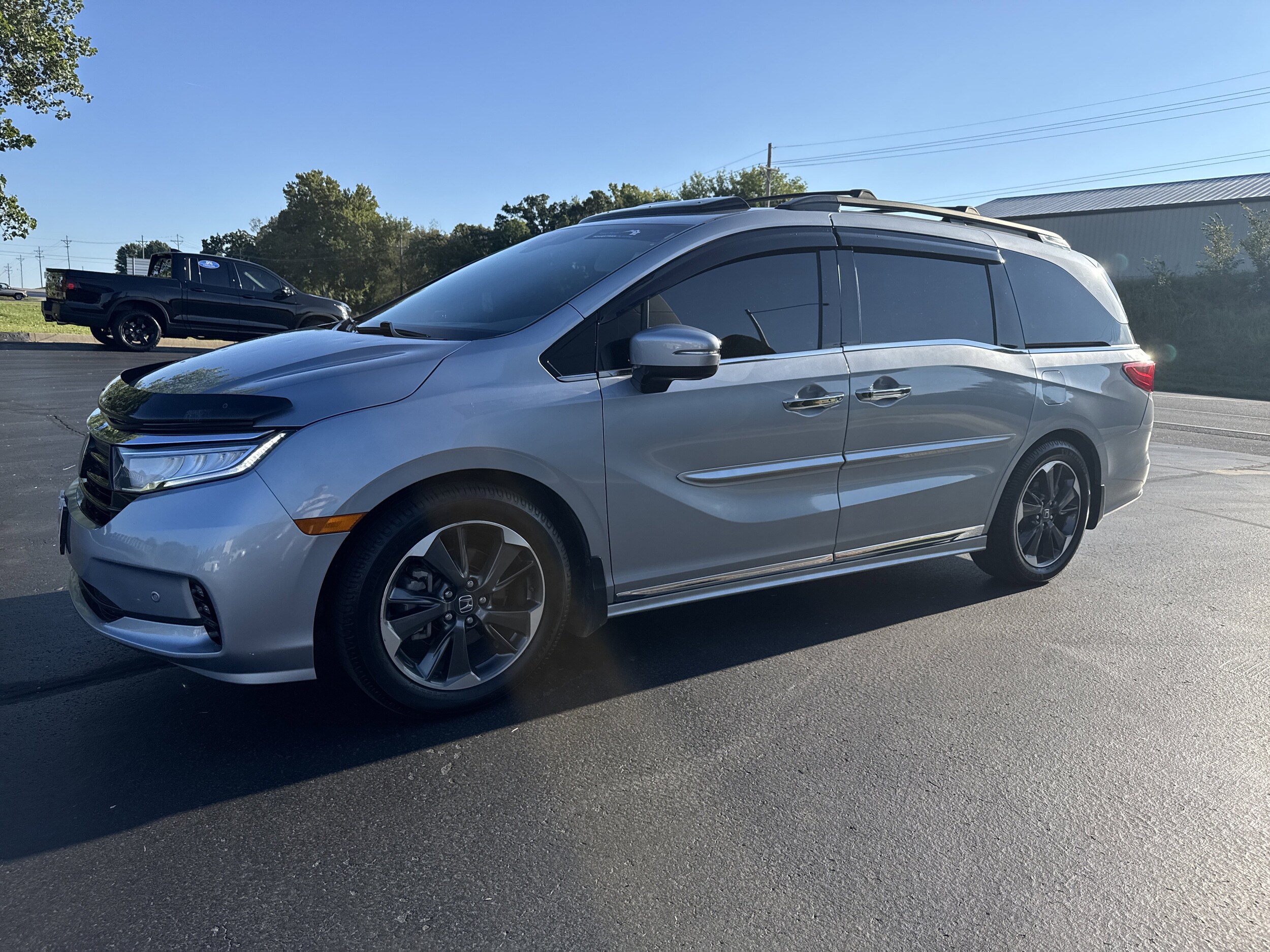 2023 Honda Odyssey Elite photo 2