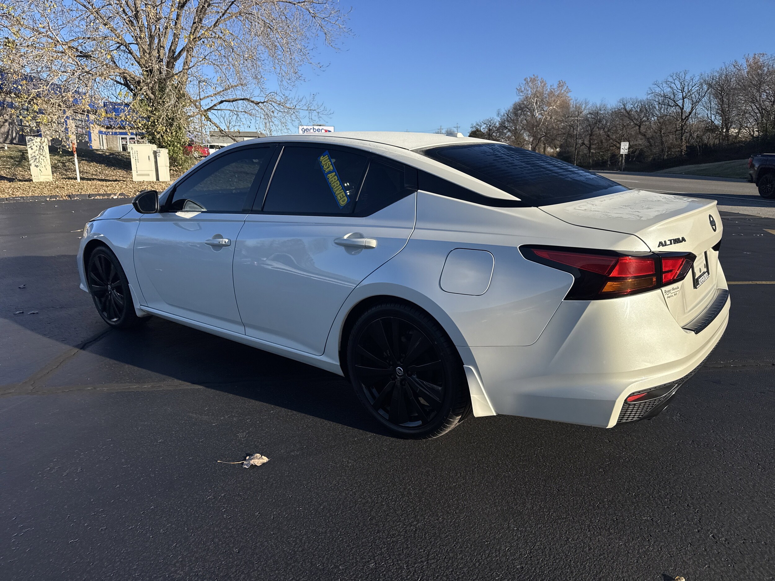 2019 Nissan Altima 2.5 SR photo 3