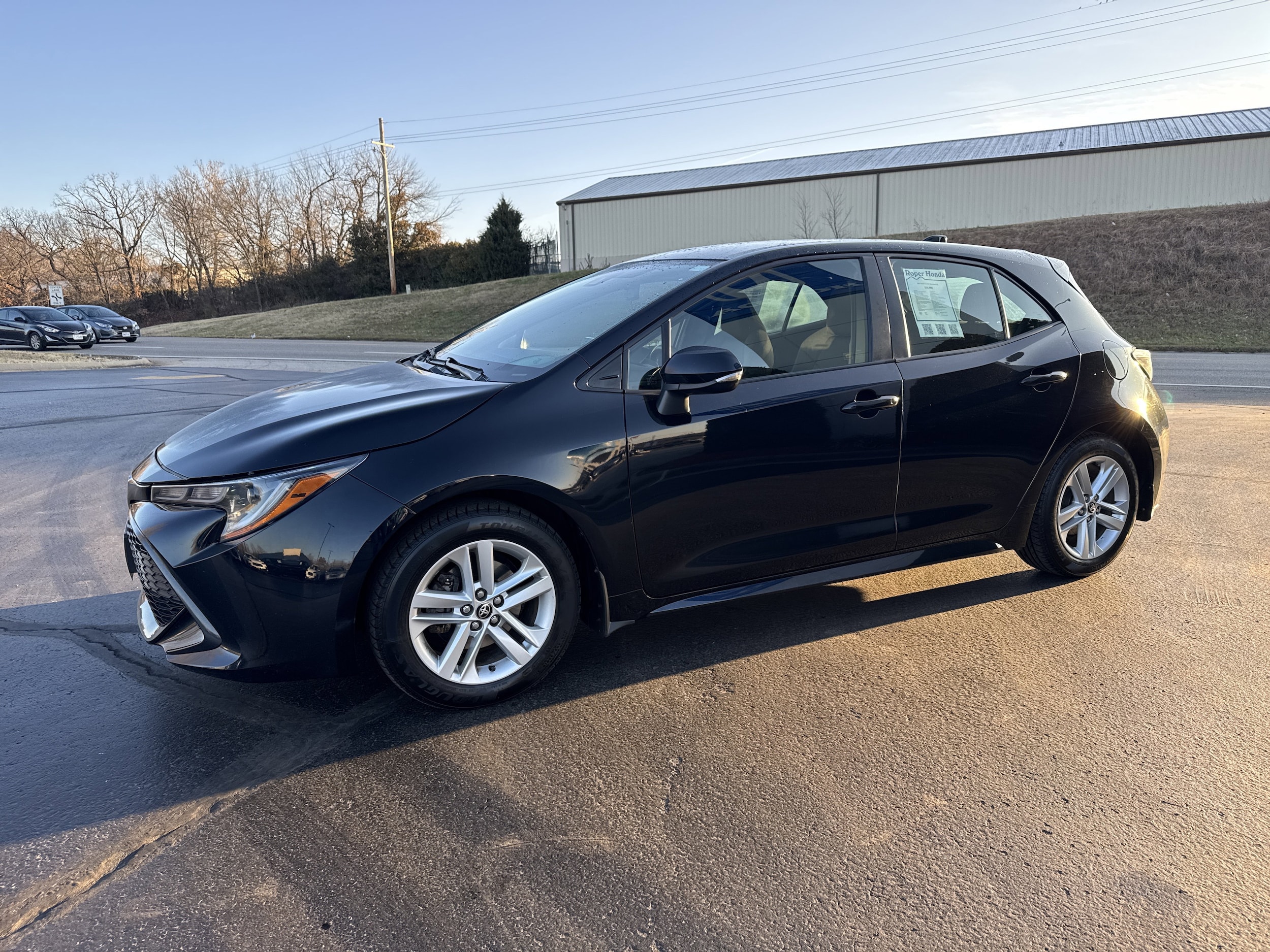 Used 2019 Toyota Corolla Hatchback SE with VIN JTNK4RBE3K3059020 for sale in Joplin, MO
