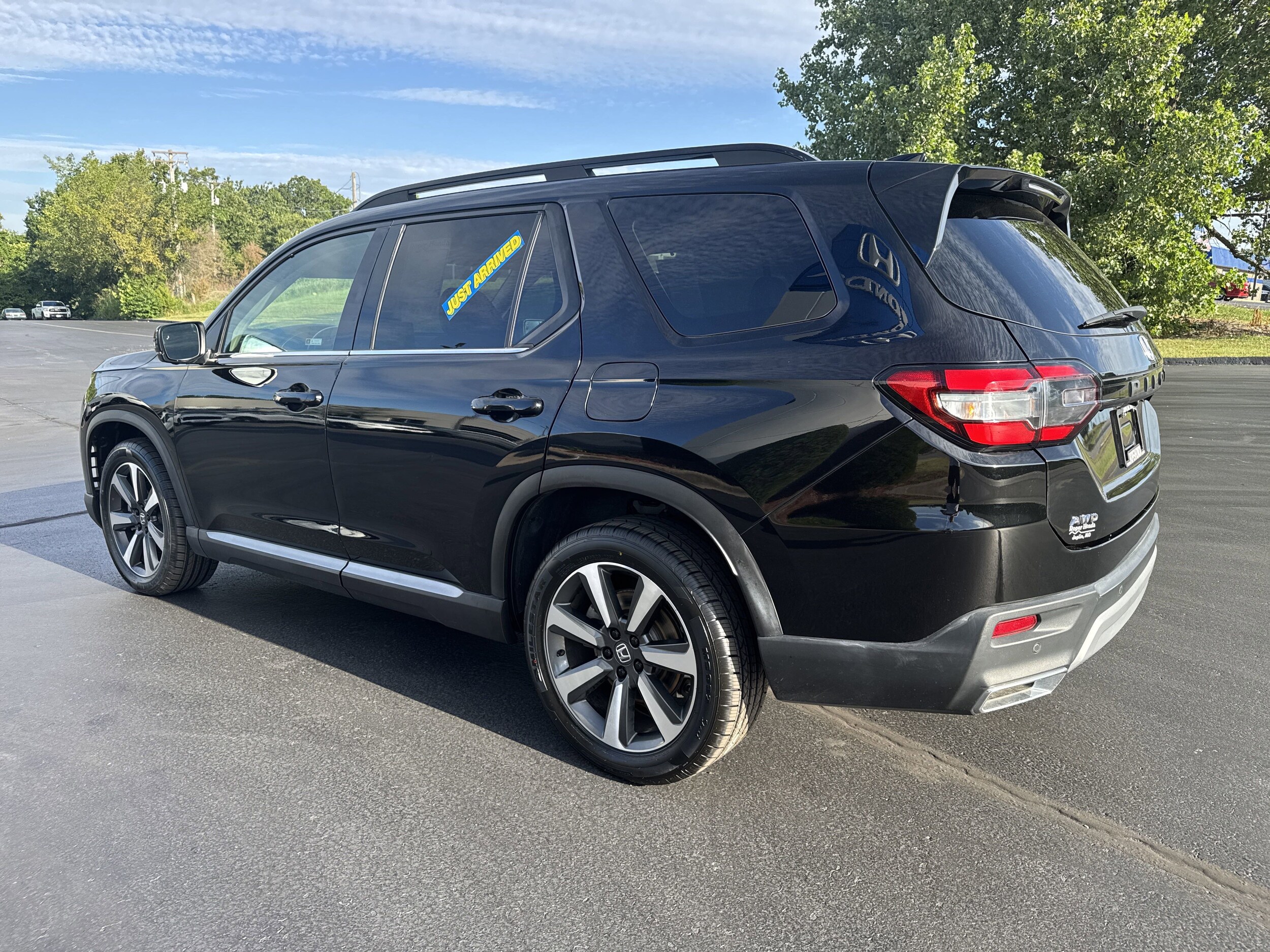 2023 Honda Pilot Elite photo 3