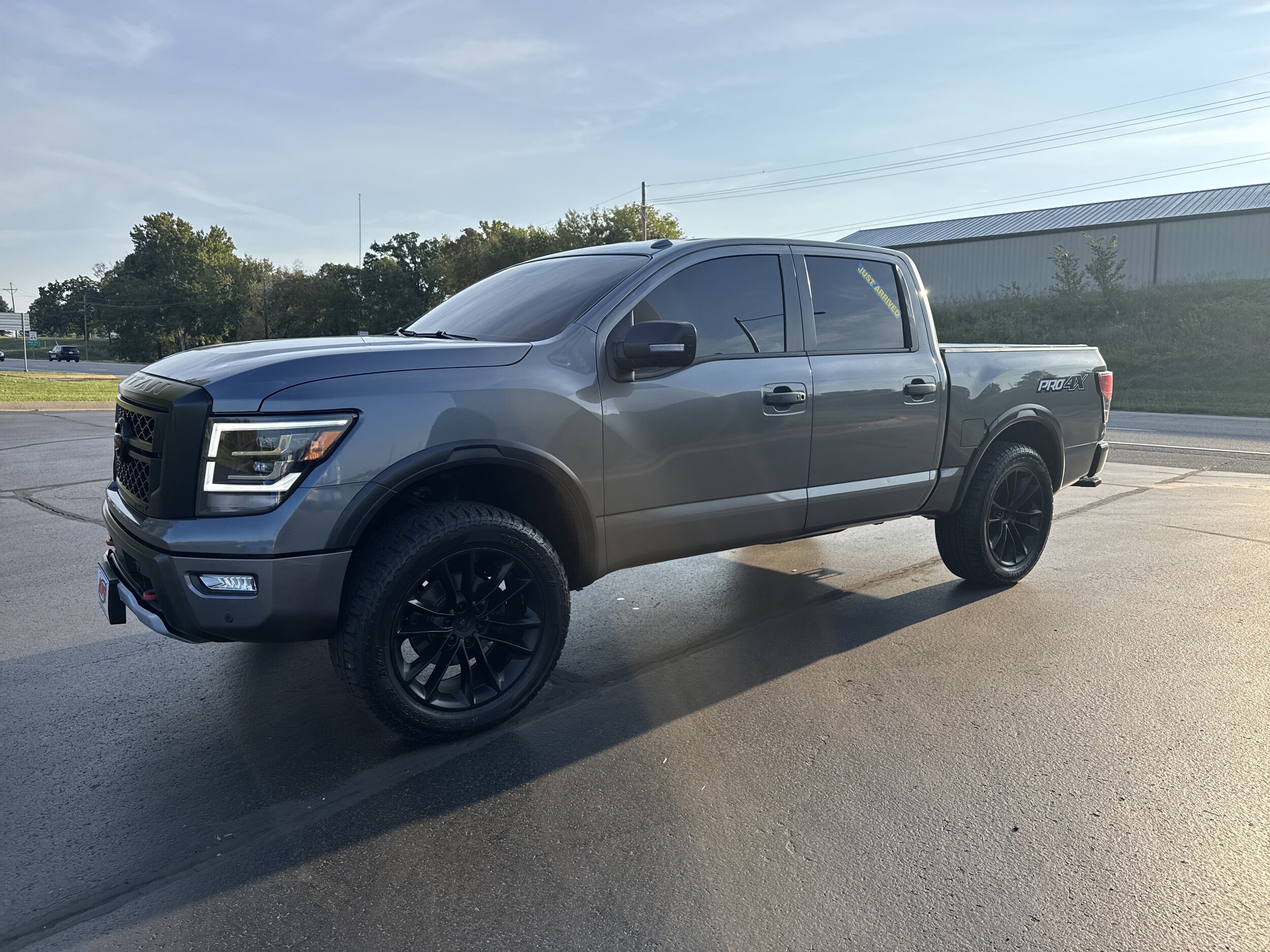 2020 Nissan Titan PRO-4X photo 3