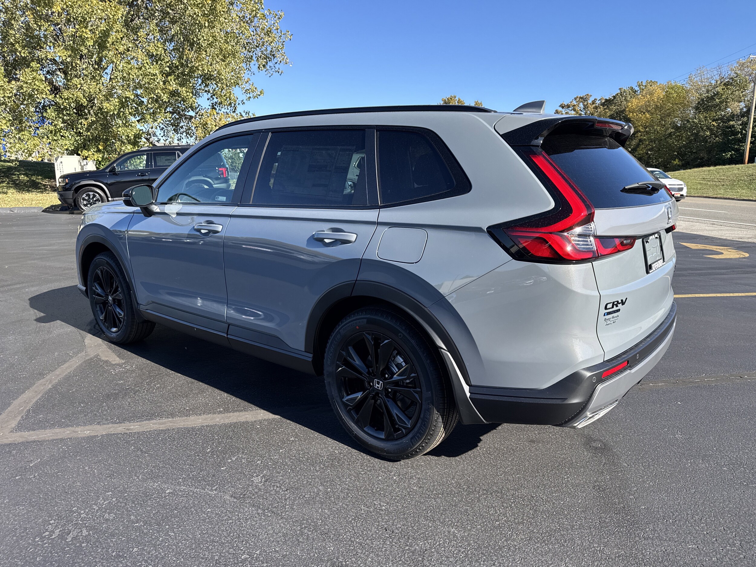 2026 Honda CR-V Hybrid Sport Touring photo 3