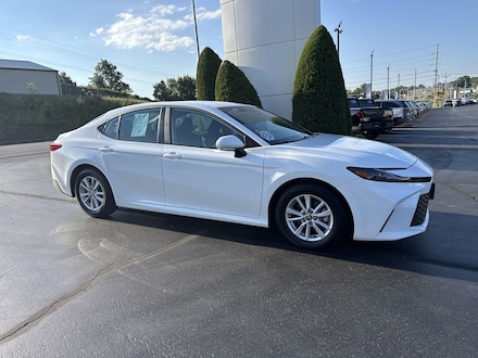 2025 Toyota Camry SE Sedan