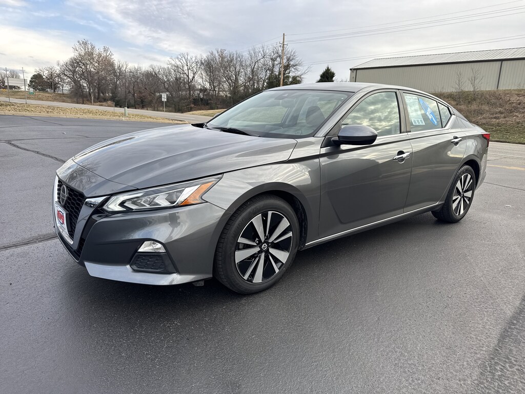 Used 2021 Nissan Altima 2.5 SV Sedan