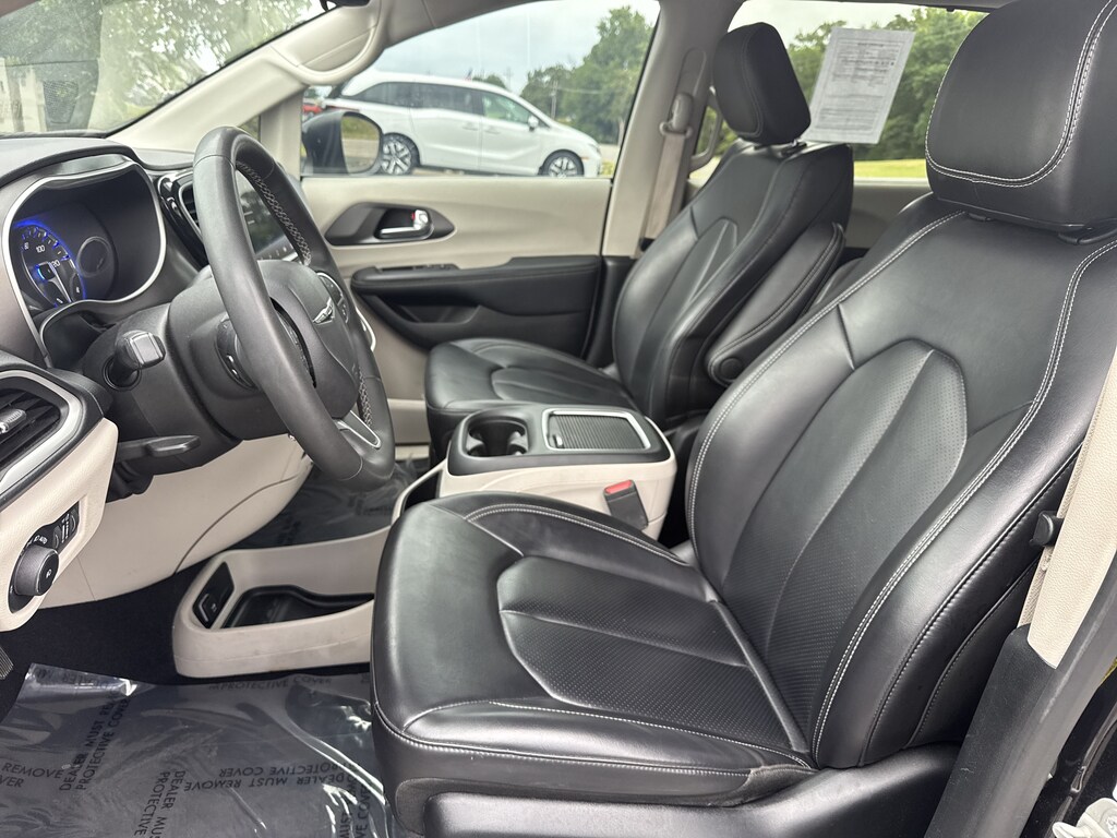 Used 2023 Chrysler Pacifica Touring L Van Passenger Van
