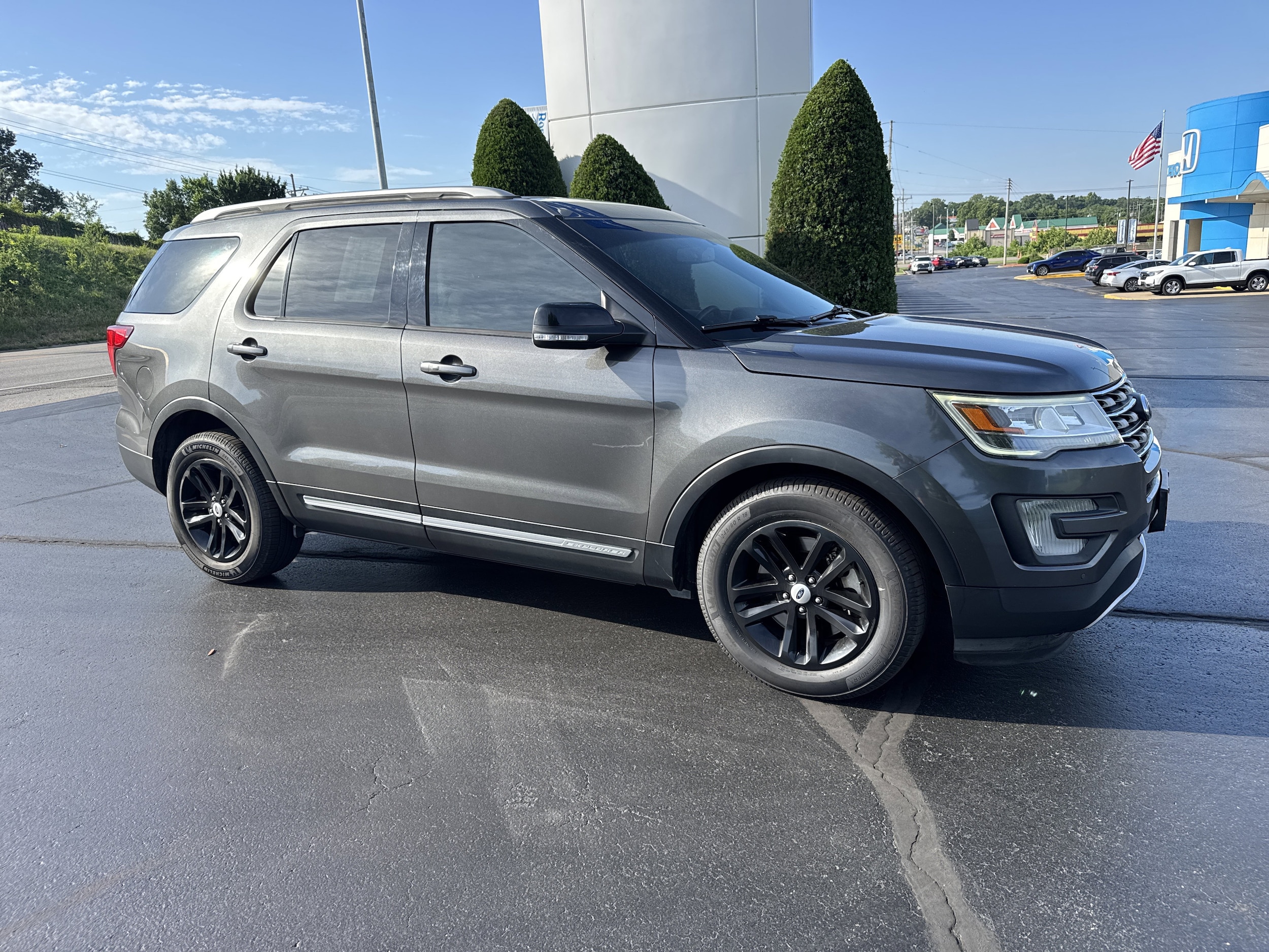 2016 Ford Explorer XLT FWD's photo