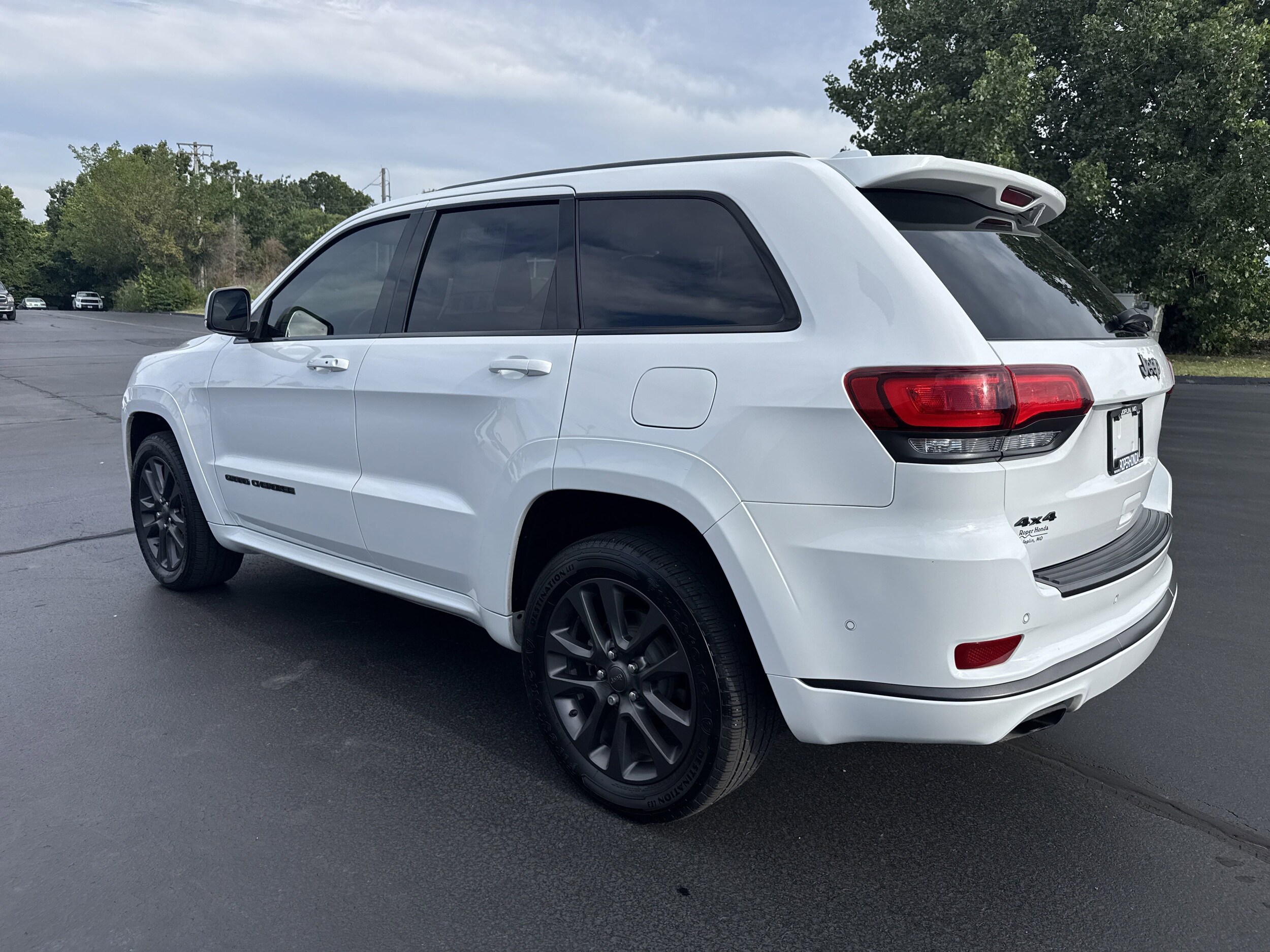2019 Jeep Grand Cherokee Overland photo 3