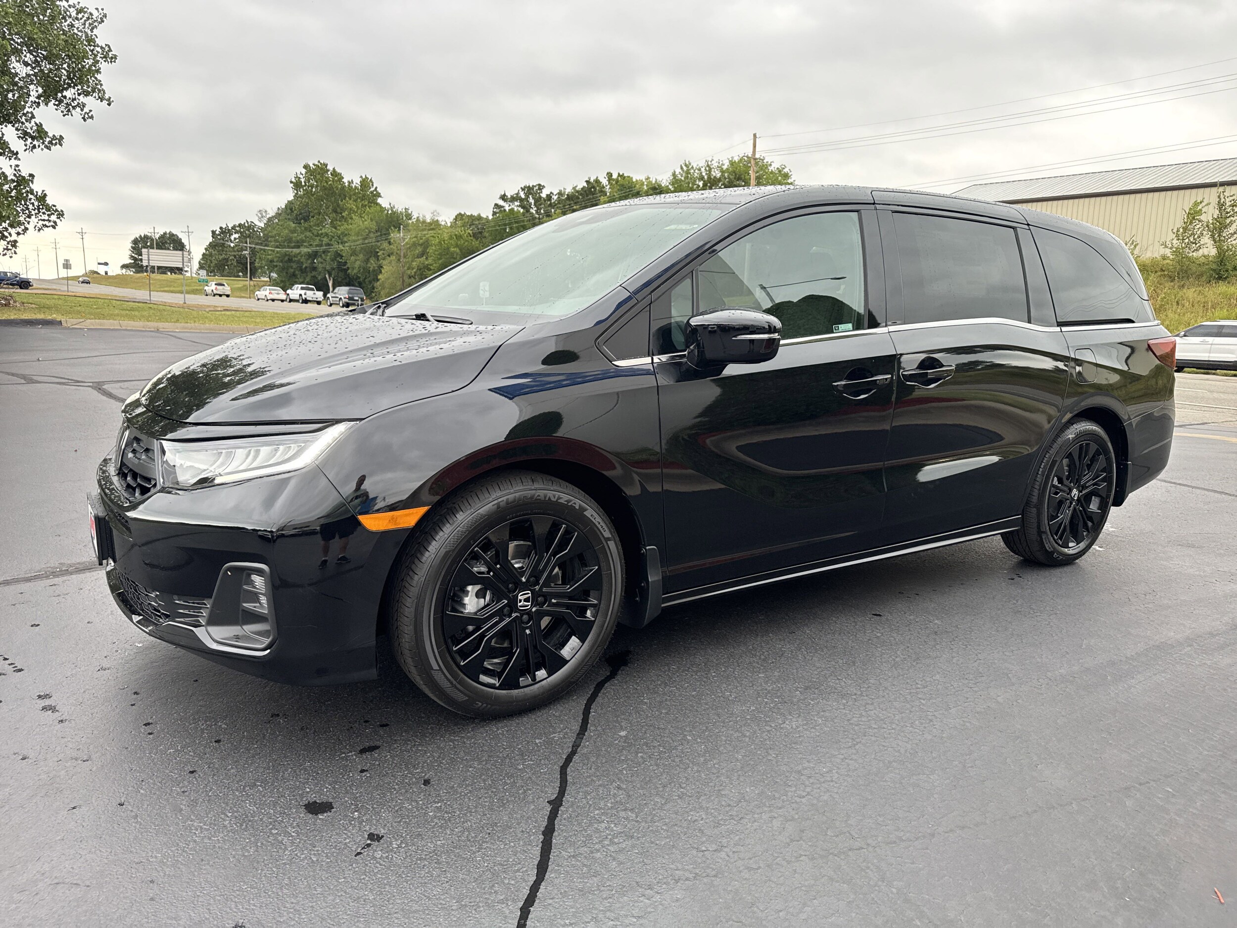 2025 Honda Odyssey photo 3