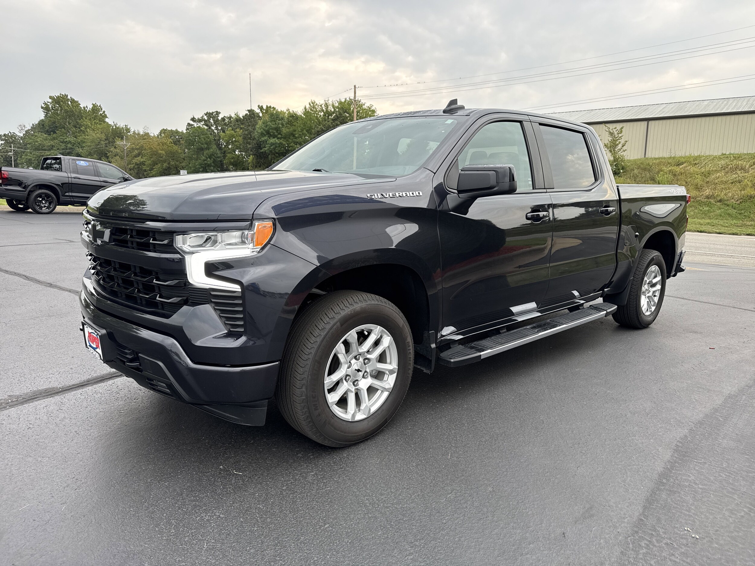 2024 Chevrolet Silverado 1500 RST photo 4
