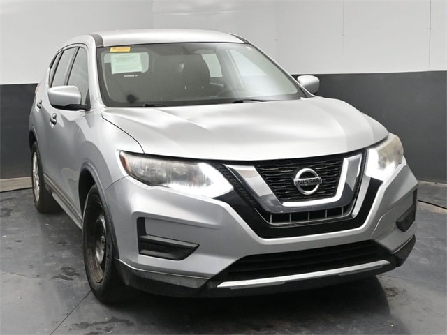 Used 2017 Nissan Rogue S with VIN KNMAT2MT8HP532675 for sale in Roswell, NM