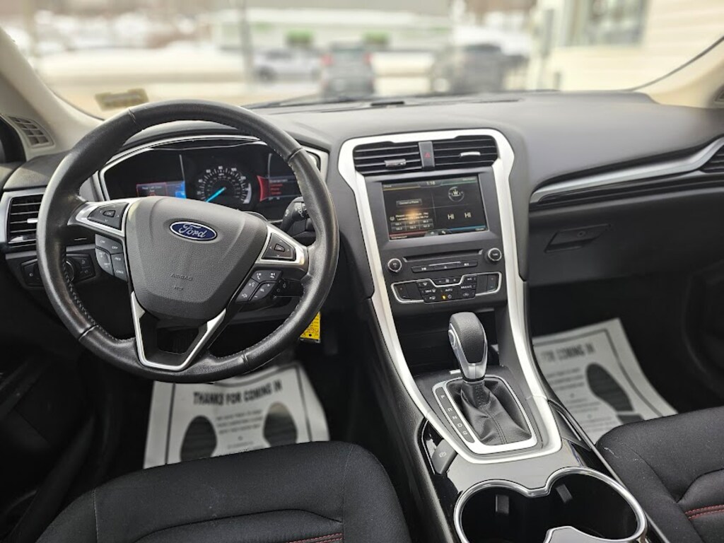 Used 2016 Ford Fusion SE Sedan