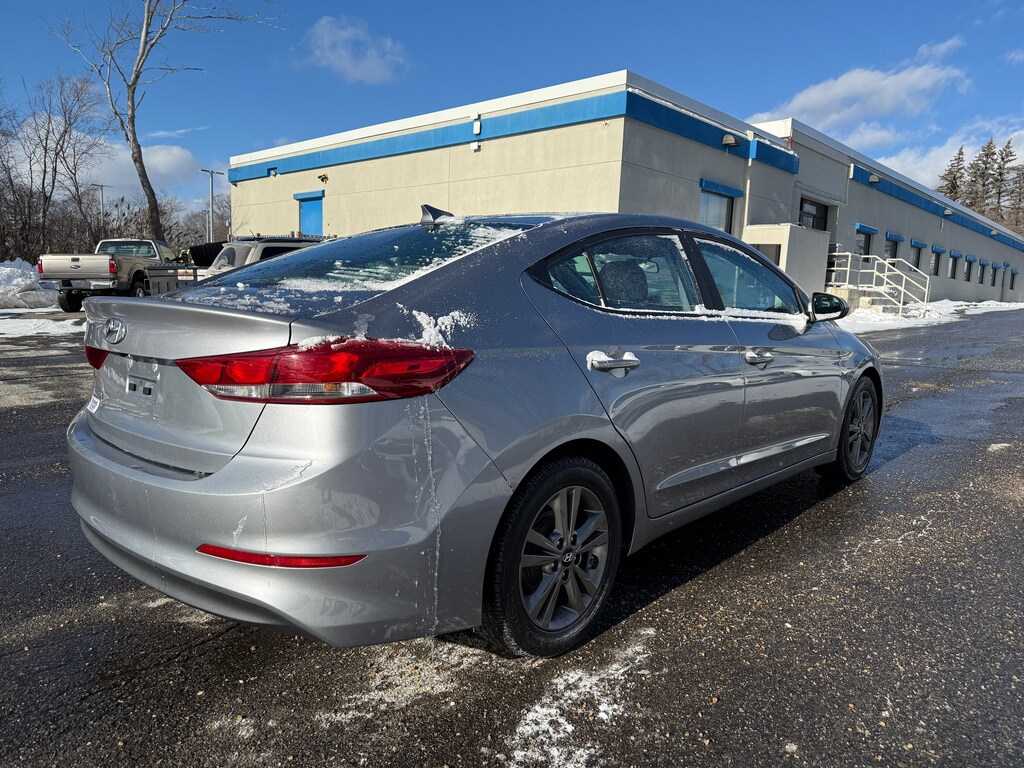 Used 2017 Hyundai Elantra SE Sedan