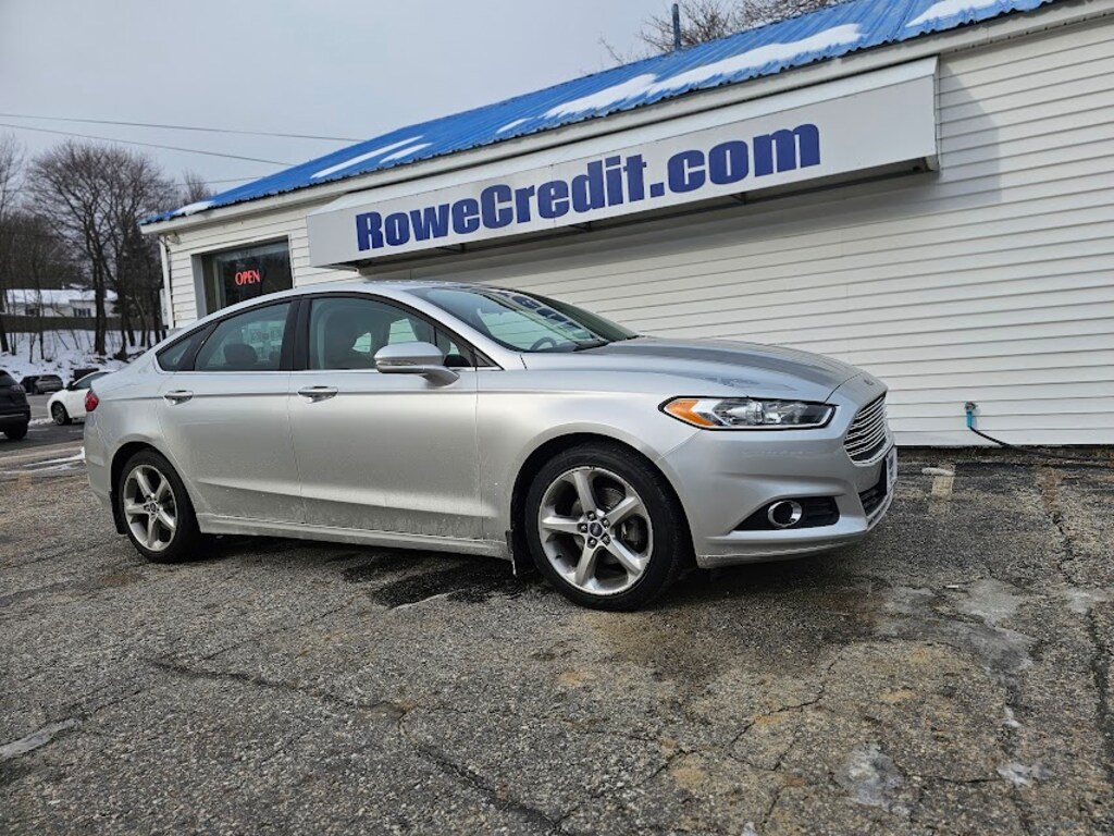 Used 2016 Ford Fusion SE Sedan