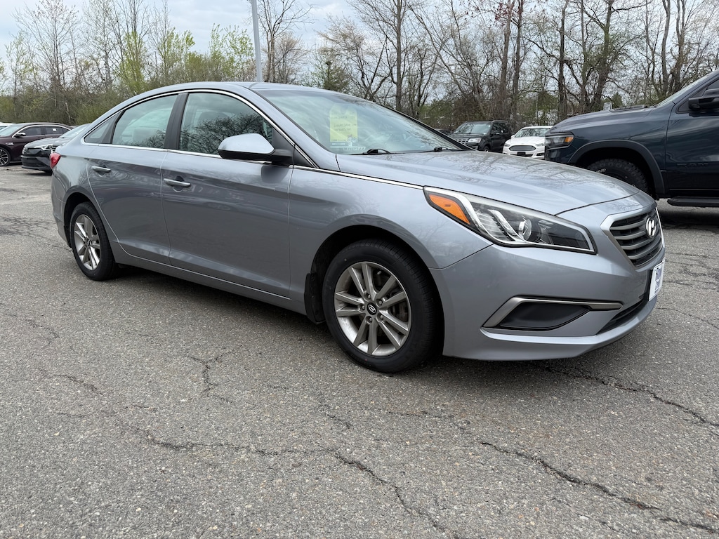 Used 2016 Hyundai Sonata SE Sedan