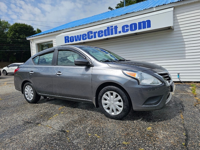 2016 Nissan Versa SV