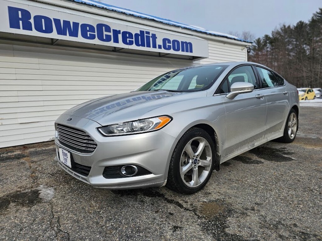 Used 2016 Ford Fusion SE Sedan
