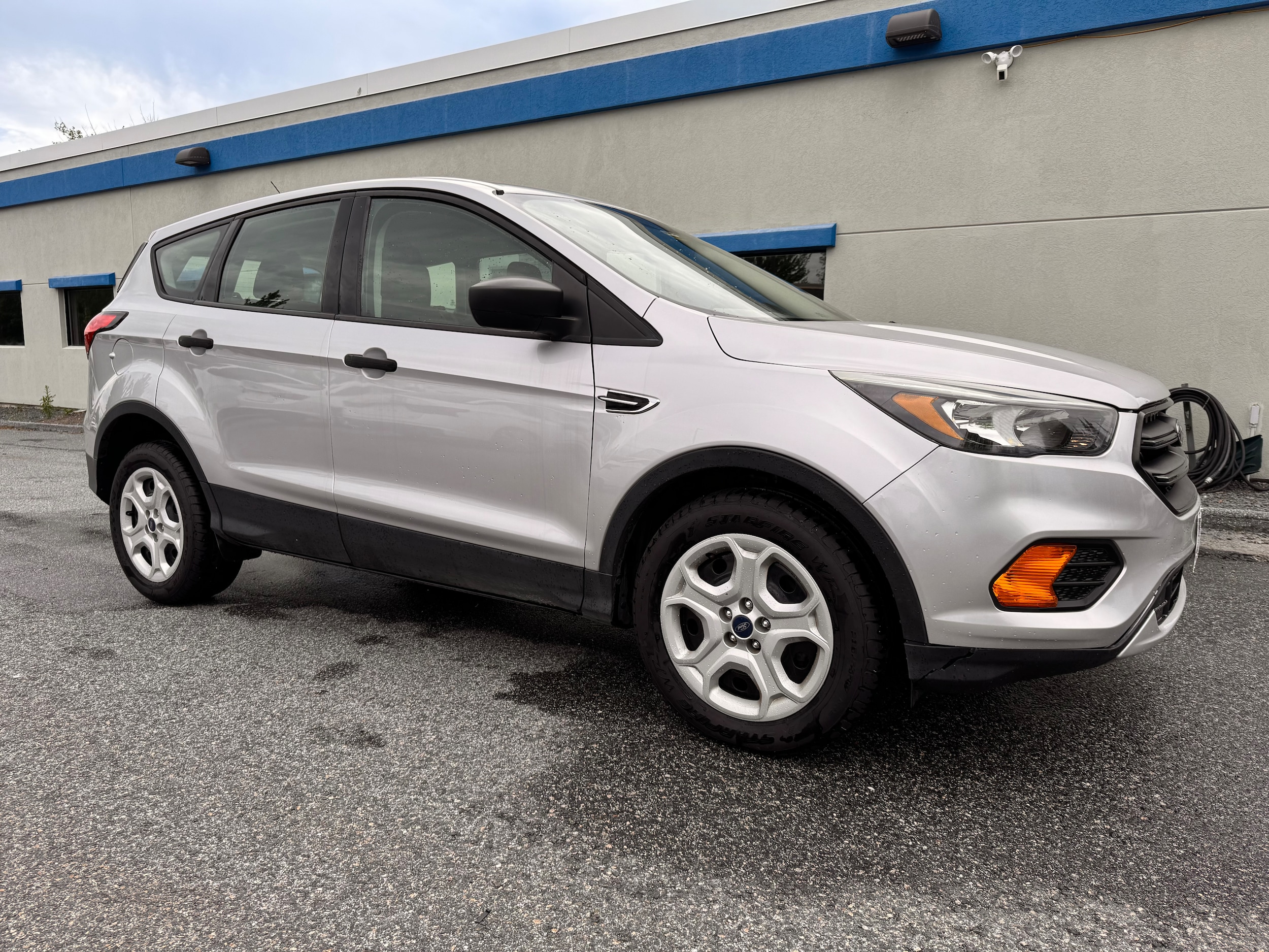 2019 Ford Escape S's photo
