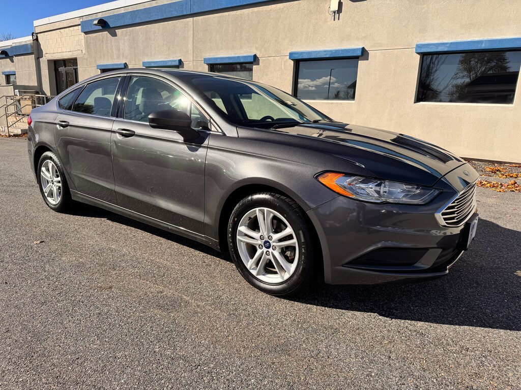 Used 2018 Ford Fusion SE Sedan
