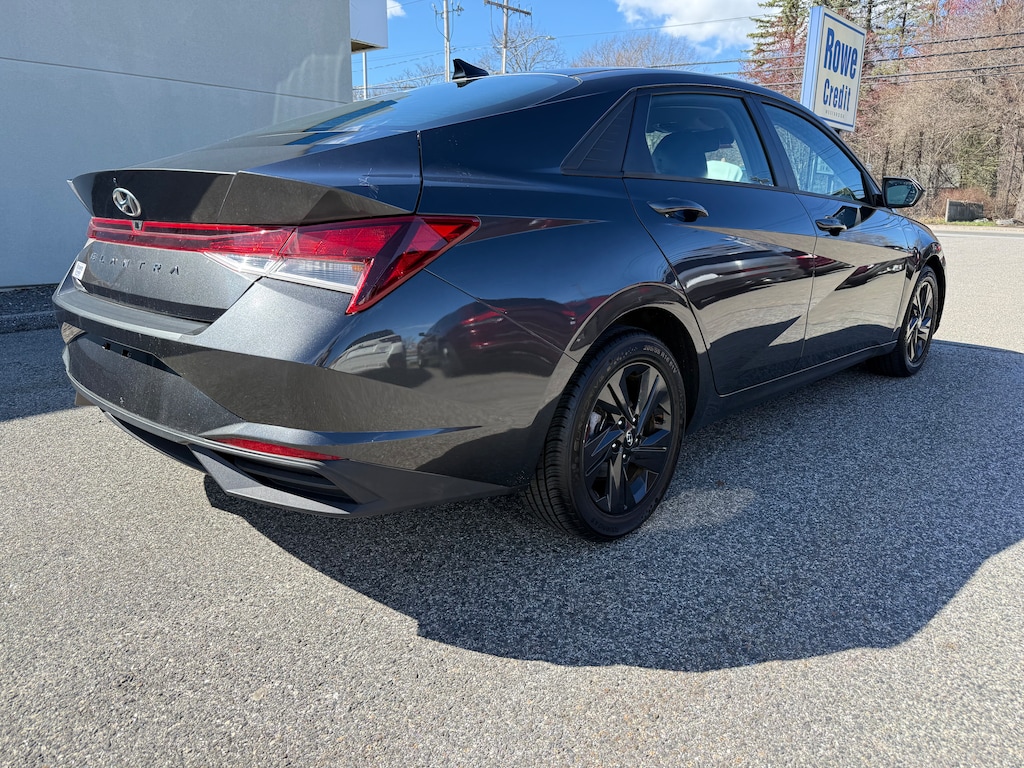 Used 2022 Hyundai Elantra SEL w/ Convenience Package Sedan