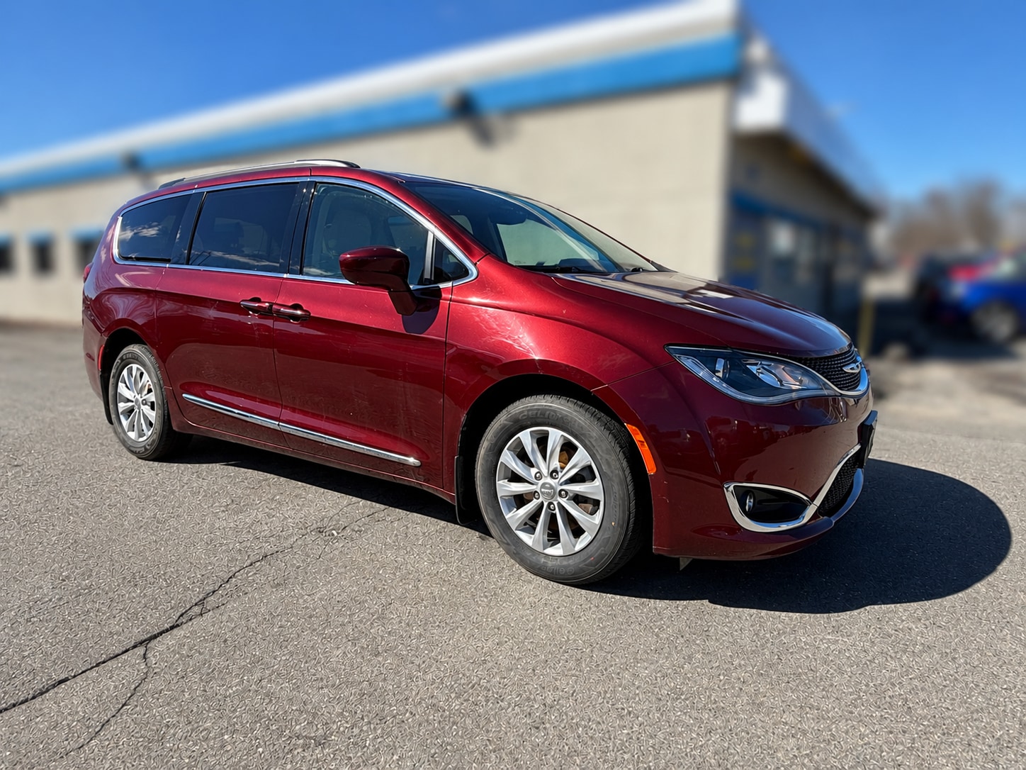 2017 Chrysler Pacifica Touring-L's photo