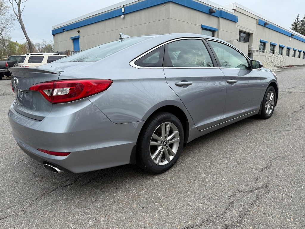 Used 2016 Hyundai Sonata SE Sedan