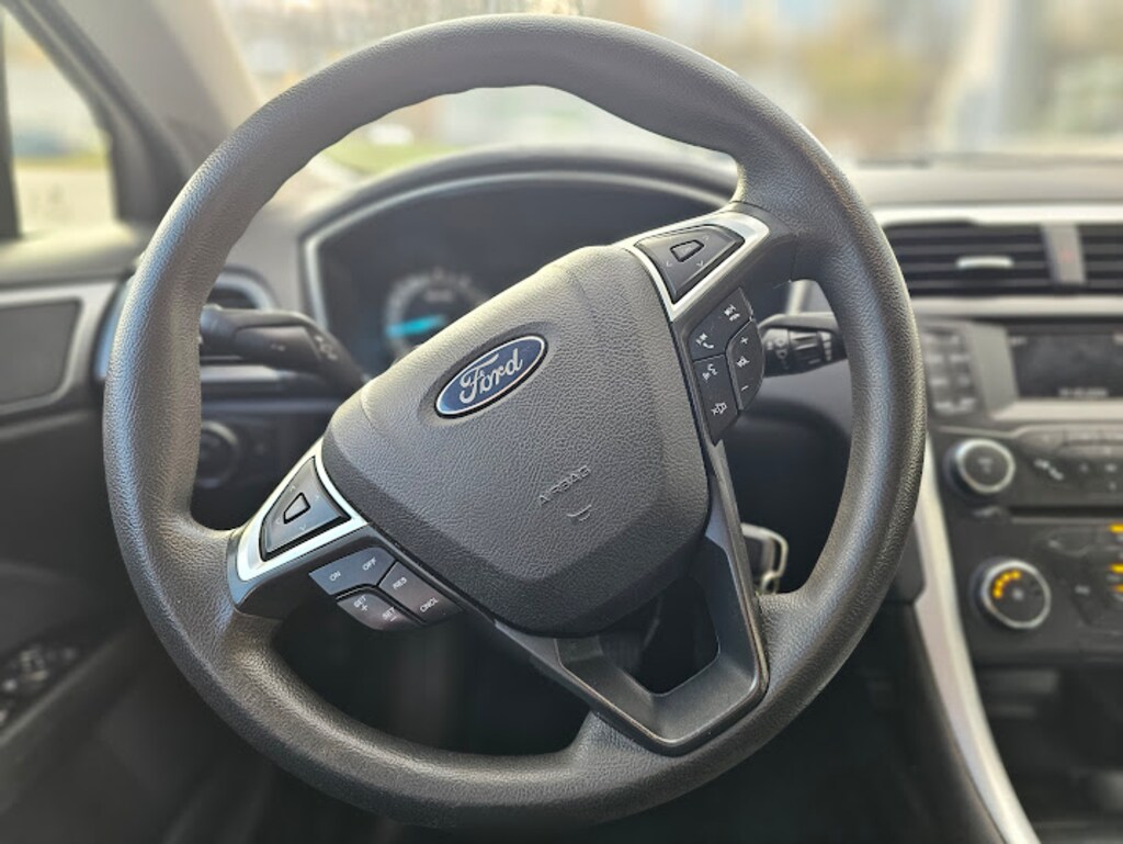 Used 2015 Ford Fusion SE Sedan