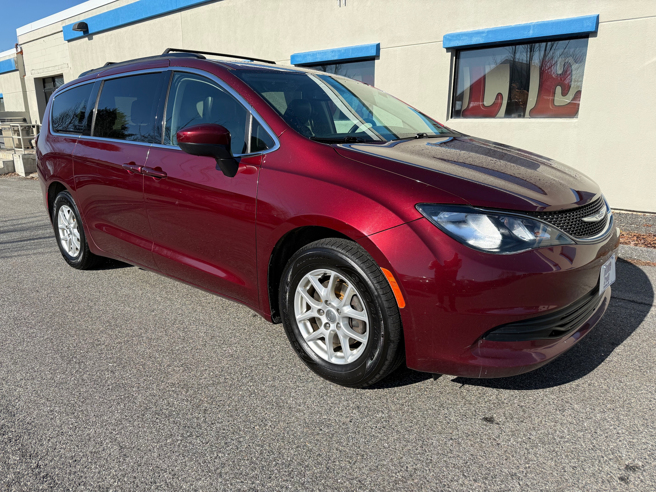 2020 Chrysler Voyager LXI's photo